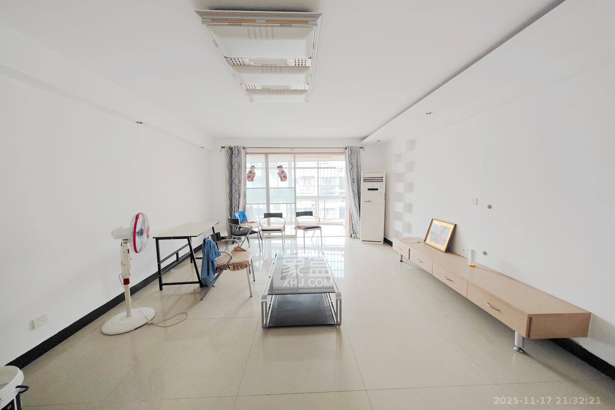 福乐康城 3室2厅1卫 82.8万 福乐康城 3室2厅1卫 82.8万客厅