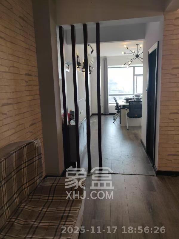 财富港湾（绿领大厦）  1室1厅1卫    1500.0元/月