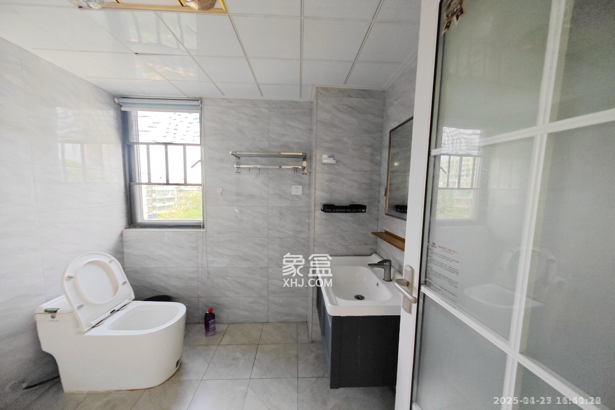 建发中央悦府  4室2厅2卫    4200.0元/月室内图