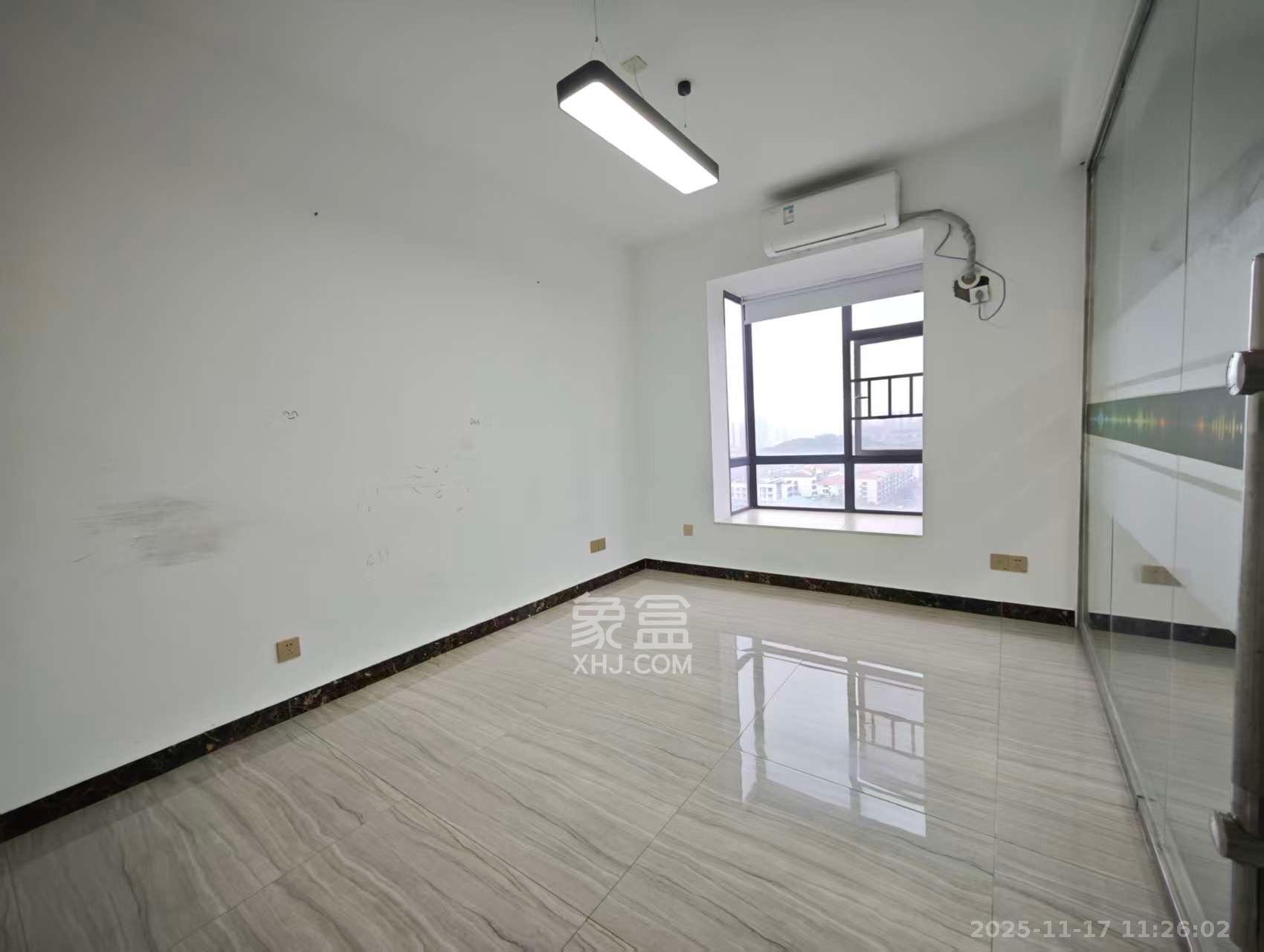 财富港湾（绿领大厦）  3室2厅1卫    2500.0元/月室内图