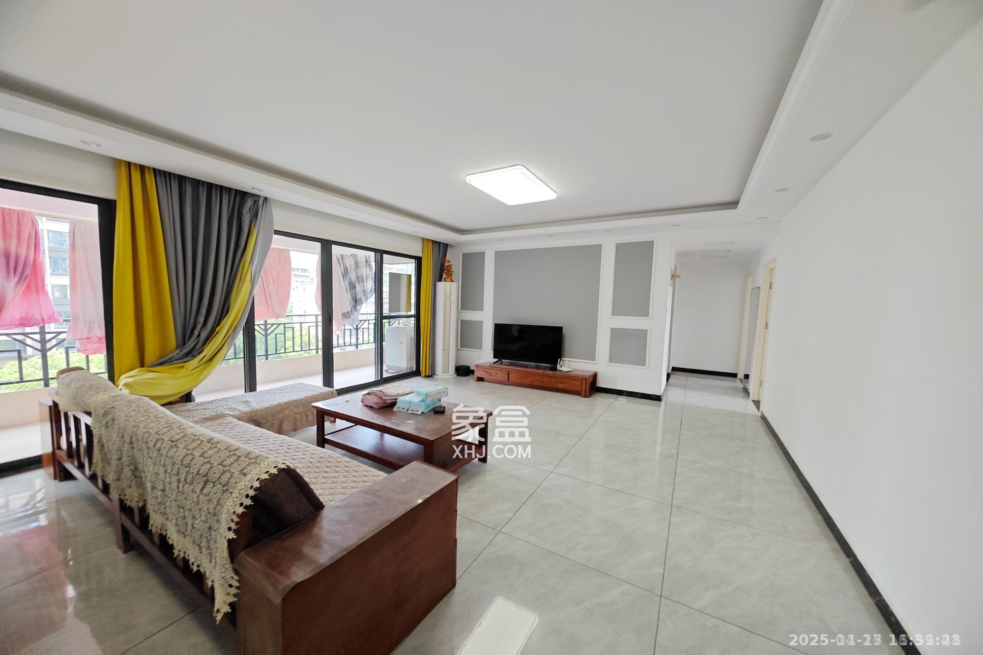 建发中央悦府  4室2厅2卫    4200.0元/月