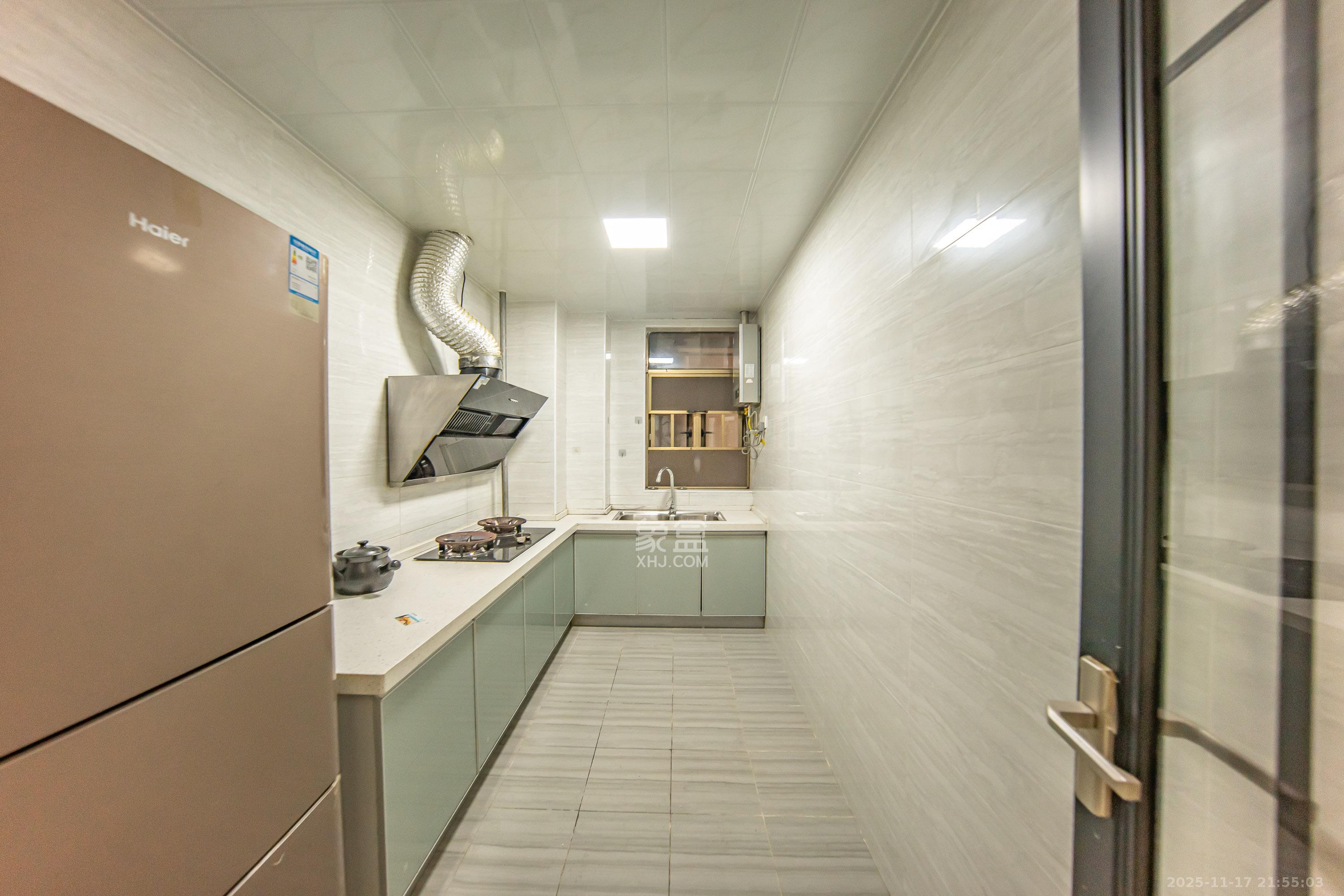 江山帝景雅典 4室2厅2卫 130.0万 江山帝景雅典 4室2厅2卫 130.0万厨房