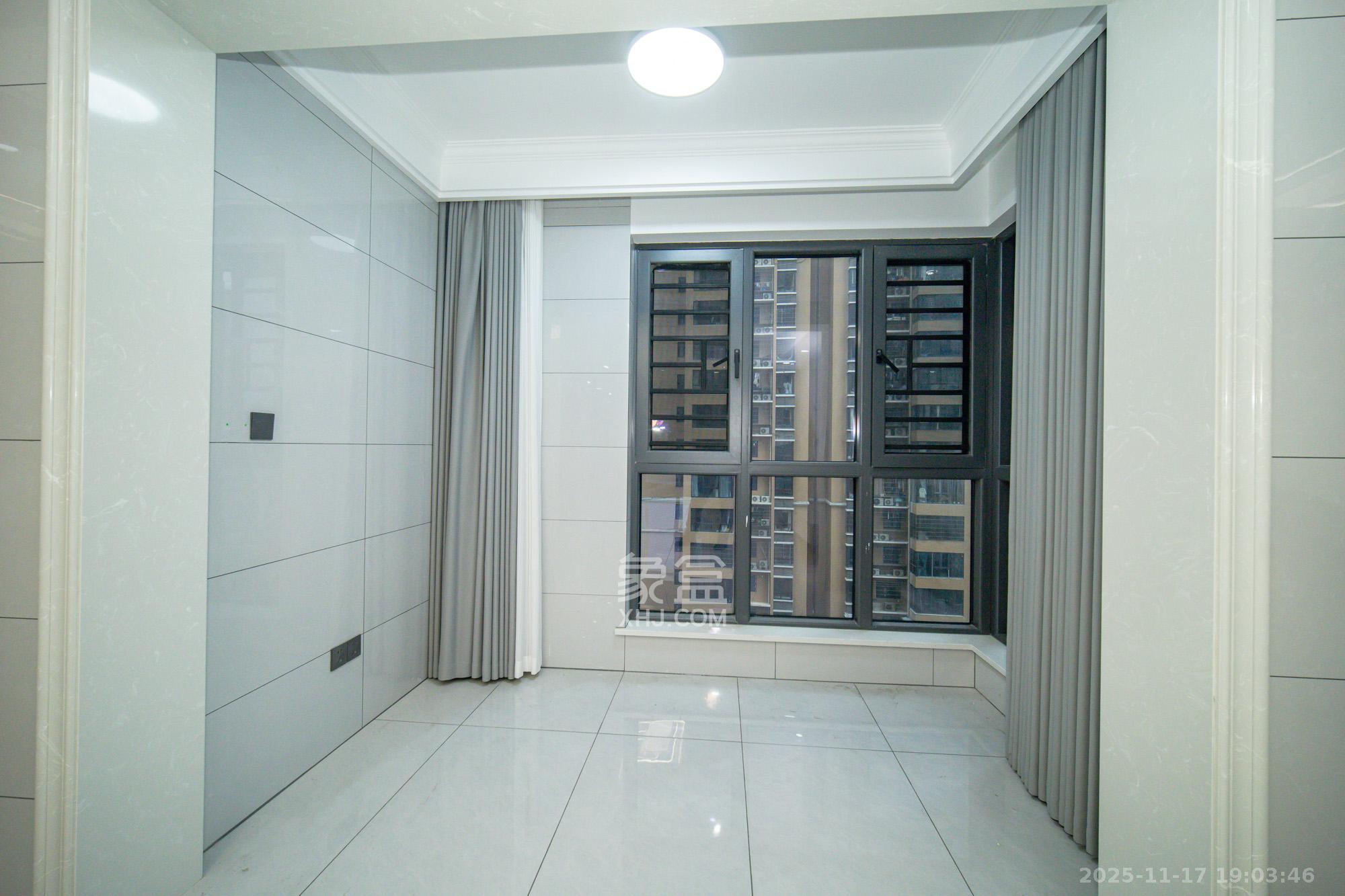 楚天世纪城西苑 3室2厅2卫 2400.0元/月 楚天世纪城西苑 3室2厅2卫 2400.0元/月室内图