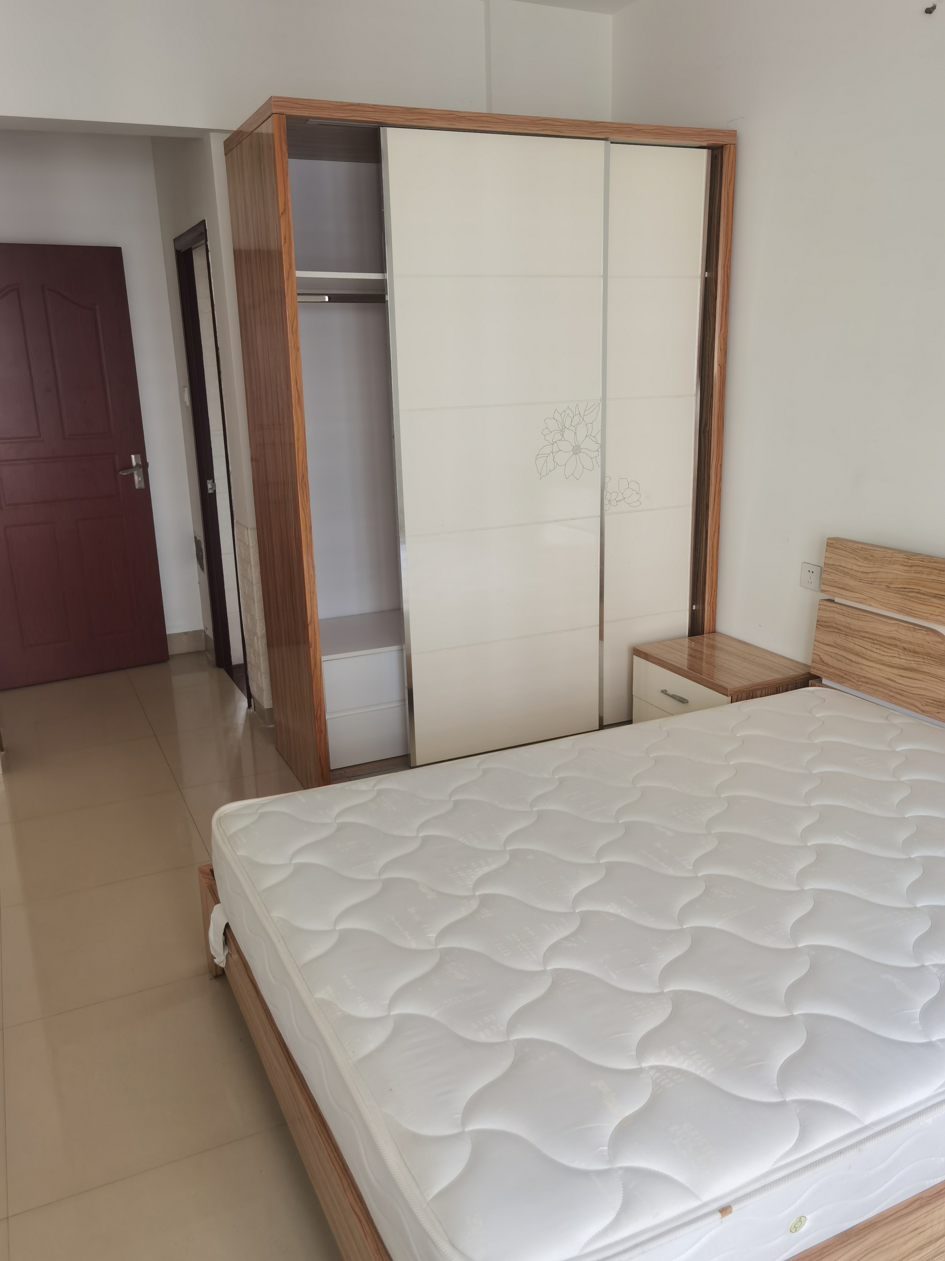 凤凰白龙新城  3室2厅2卫    2600.0元/月室内图