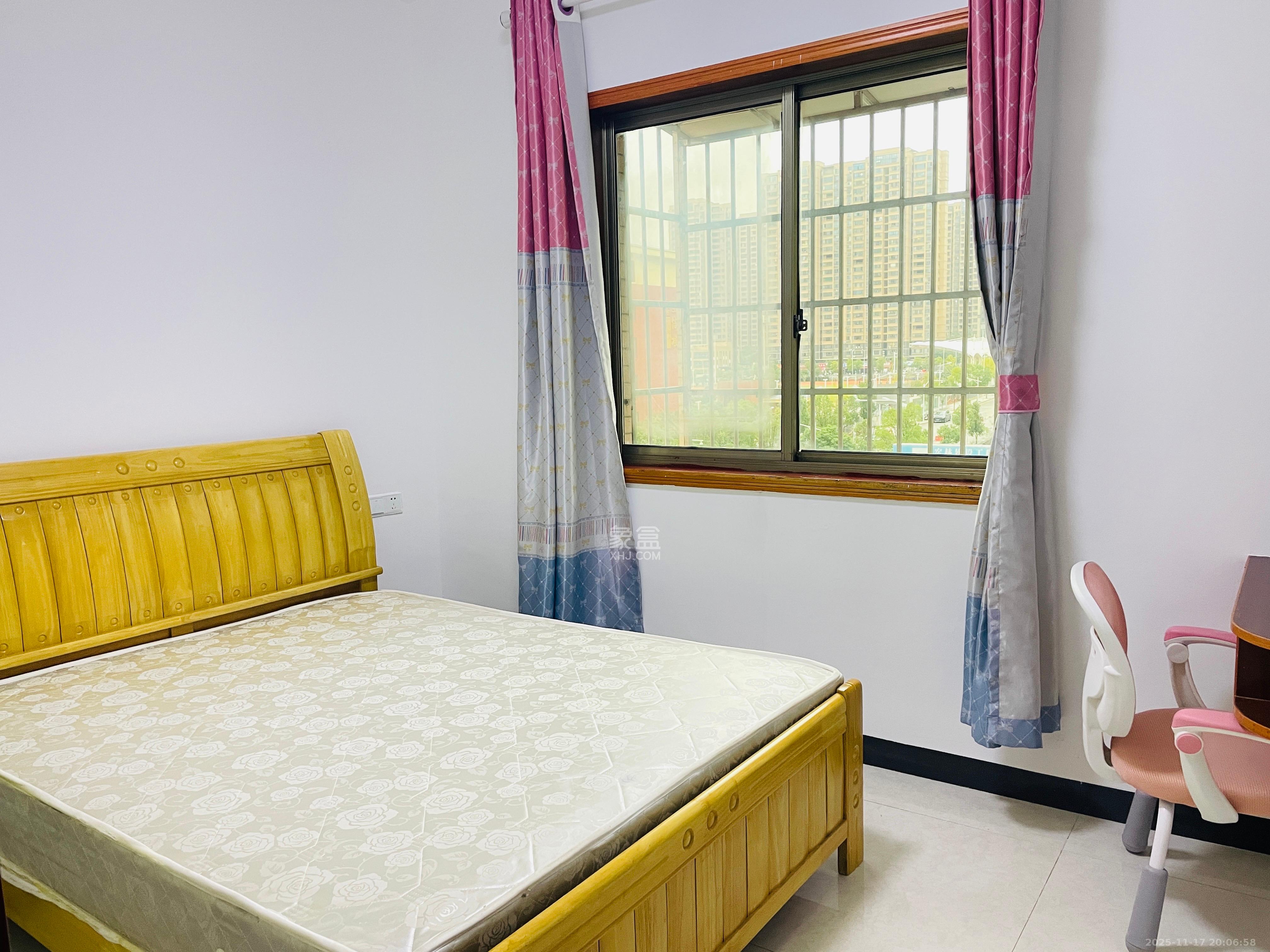 金石蓉园  2室2厅1卫    2000.0元/月室内图