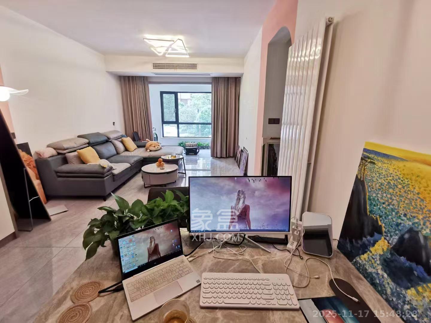 蓝光雍锦半岛  2室2厅1卫    2500.0元/月室内图