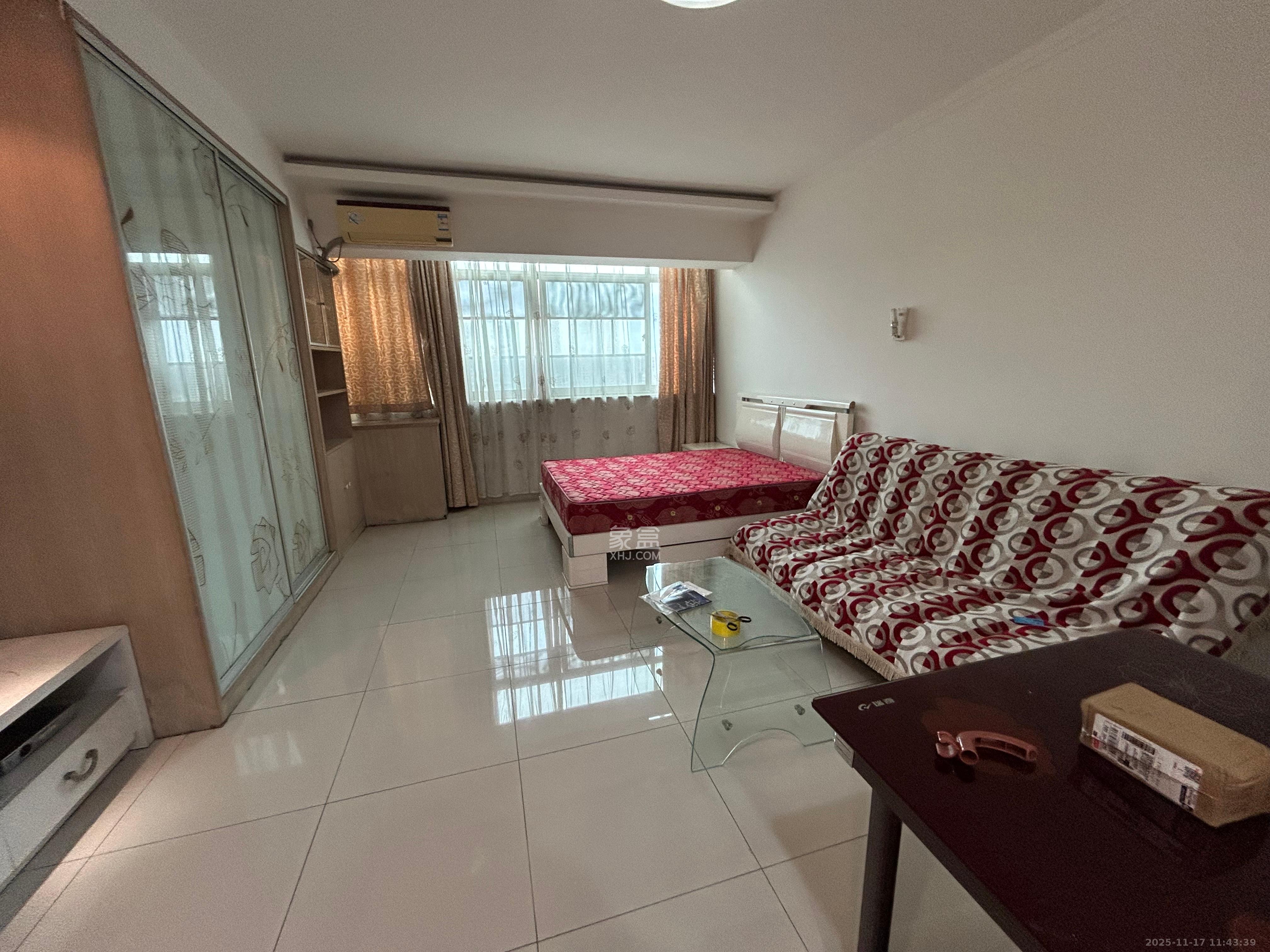 QQ生活馆  1室1厅1卫    1400.0元/月