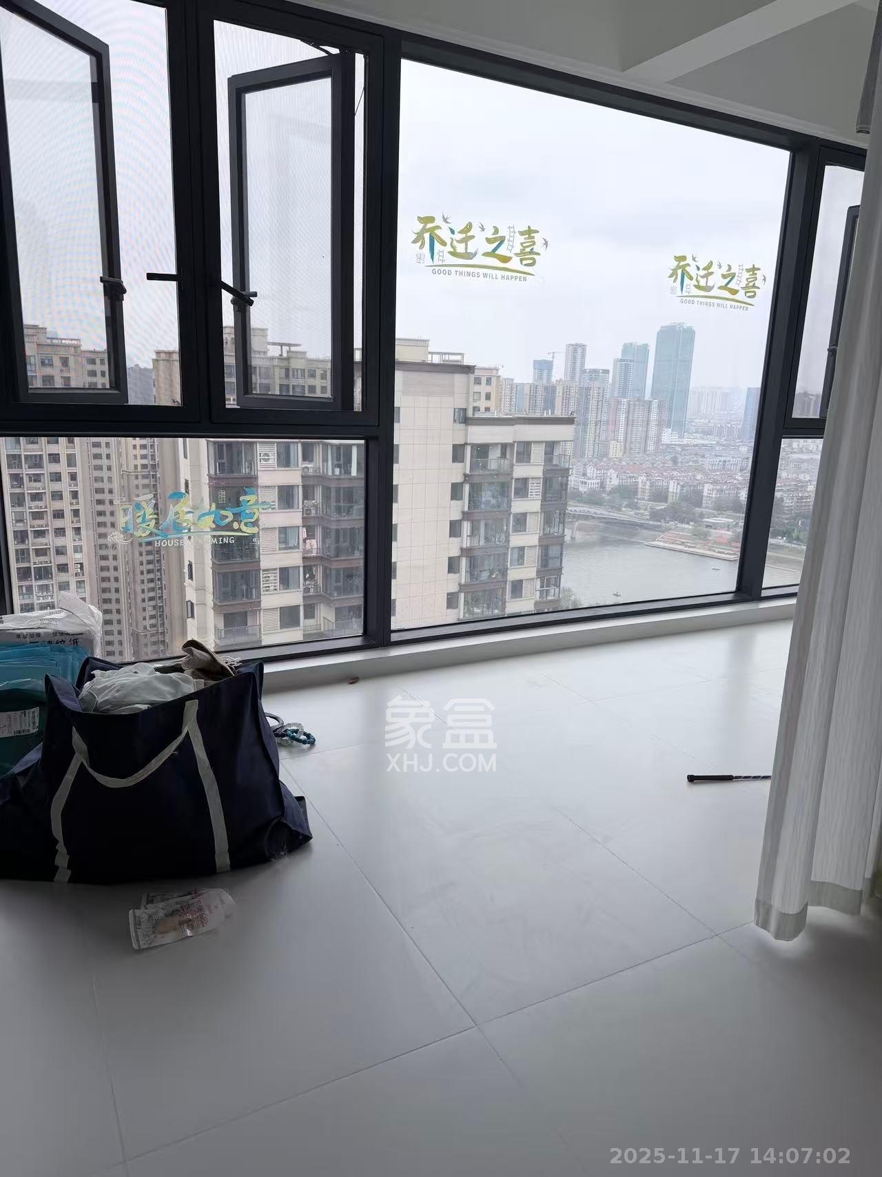 辉煌国际城三期 3室2厅1卫 3320.0元/月 辉煌国际城三期 3室2厅1卫 3320.0元/月室内图