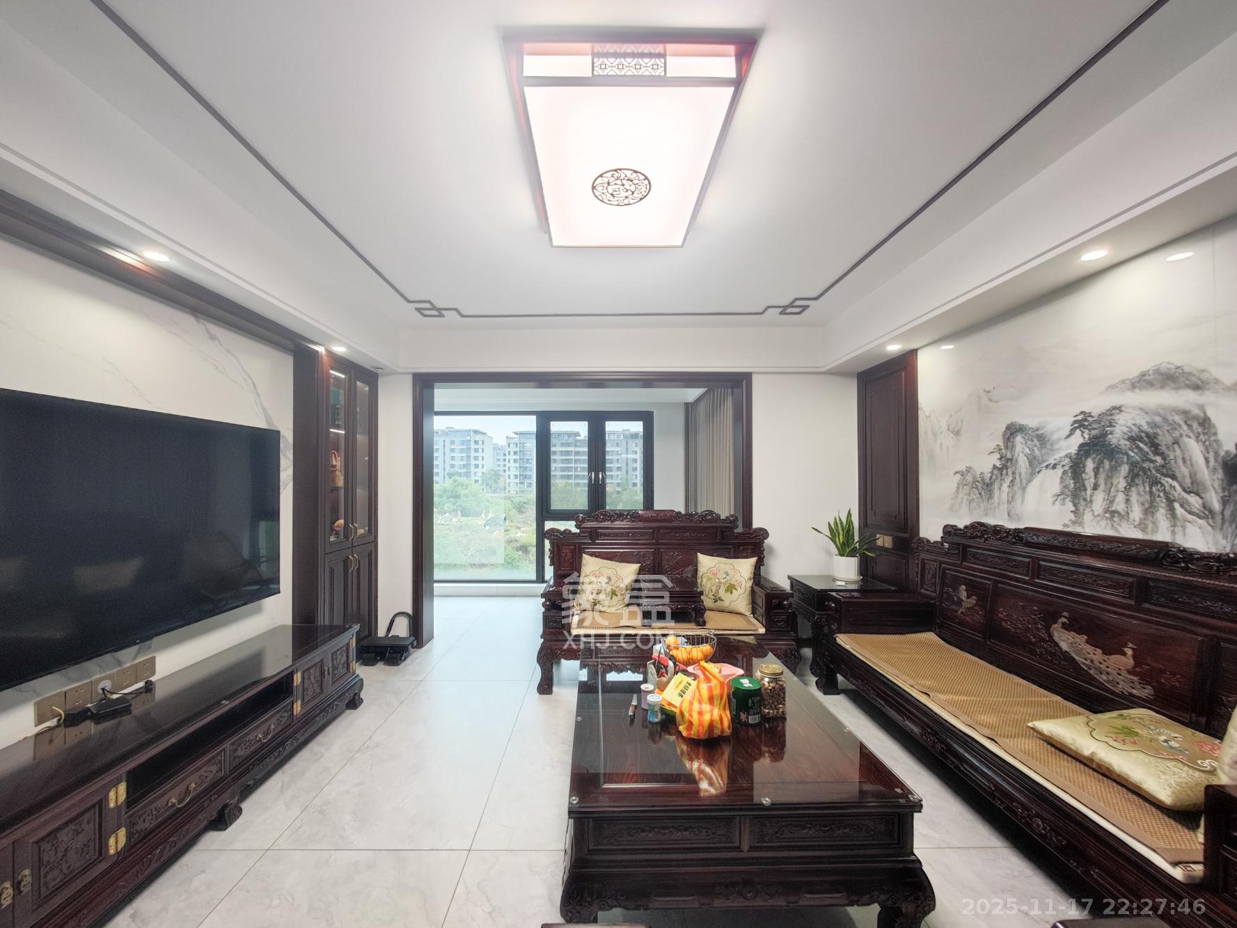 弘阳万侯府 4室2厅2卫 218.0万 弘阳万侯府 4室2厅2卫 218.0万客厅