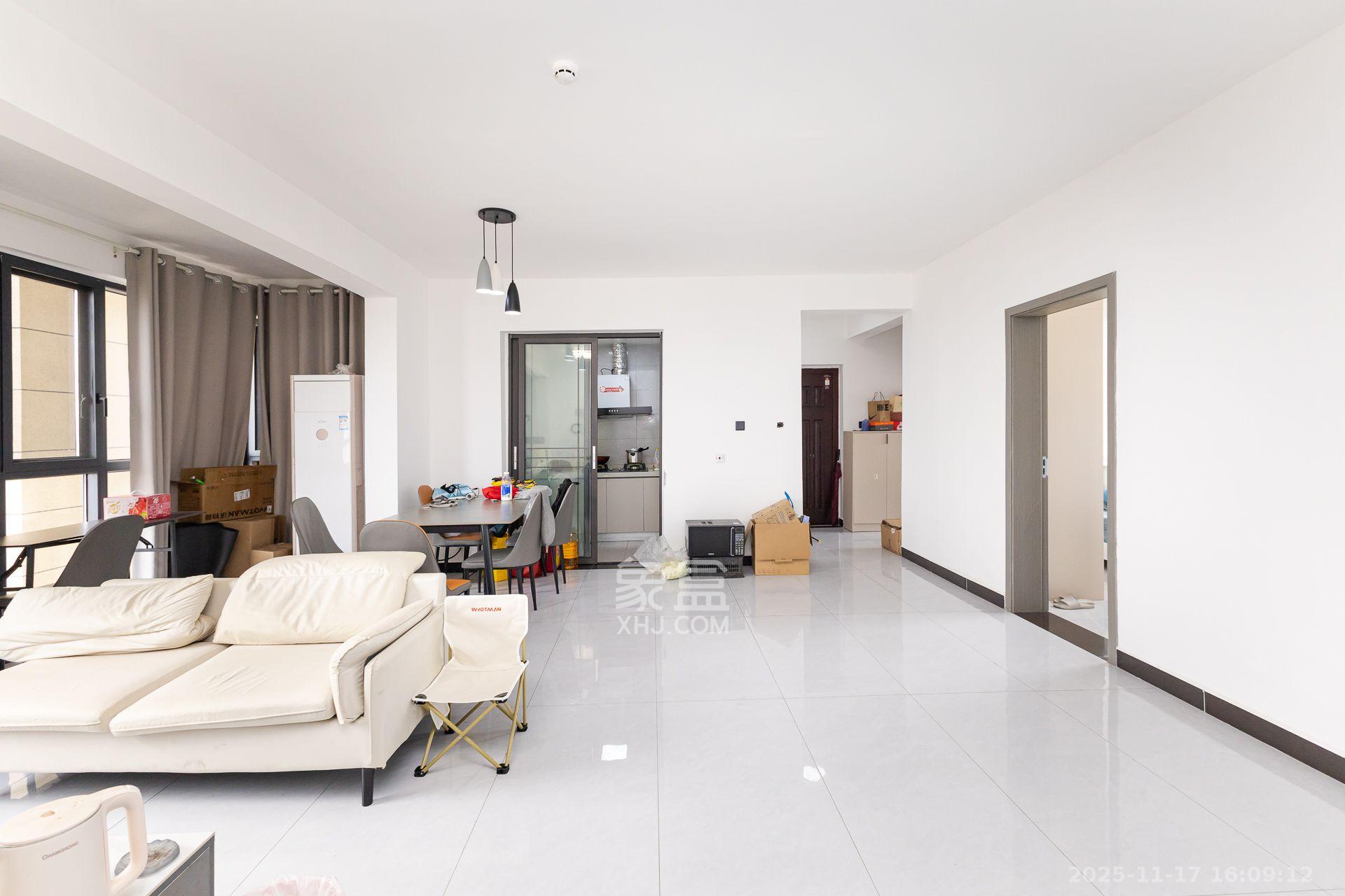 明发阅江悦府  4室2厅2卫    2800.0元/月