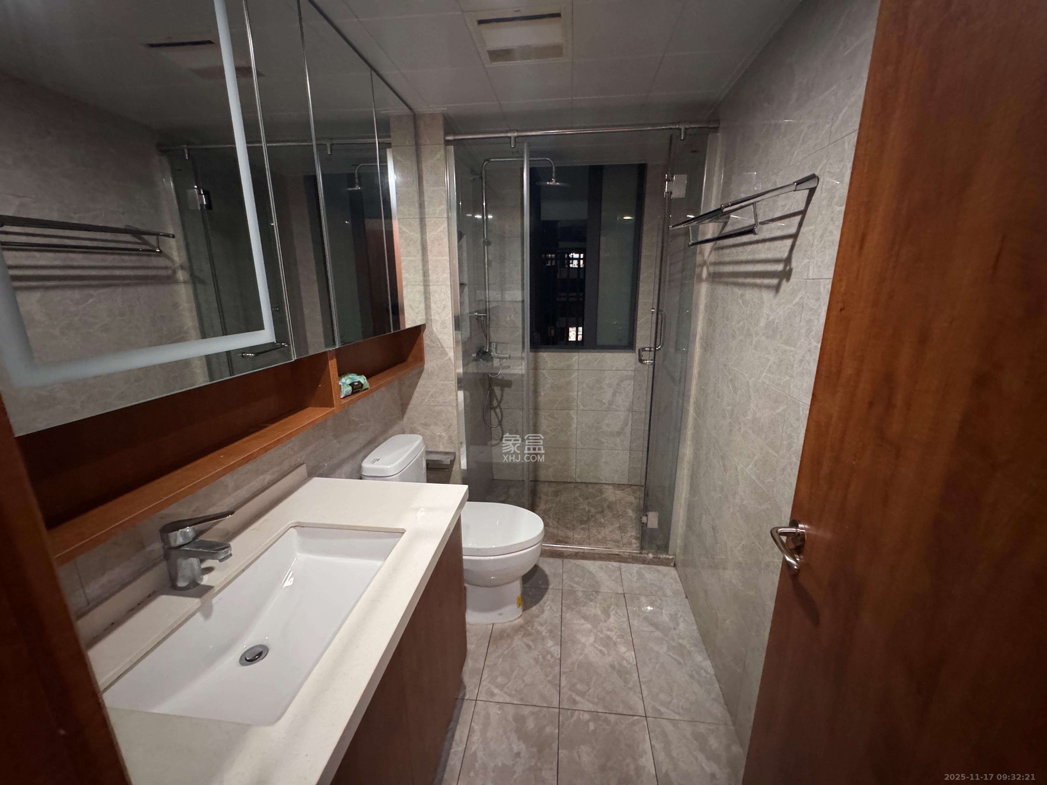 旭辉都会山  3室1厅2卫    3500.0元/月室内图