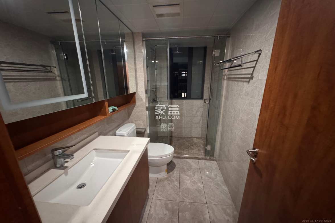 旭辉都会山 3室1厅2卫 3500.0元/月 旭辉都会山 3室1厅2卫 3500.0元/月室内图