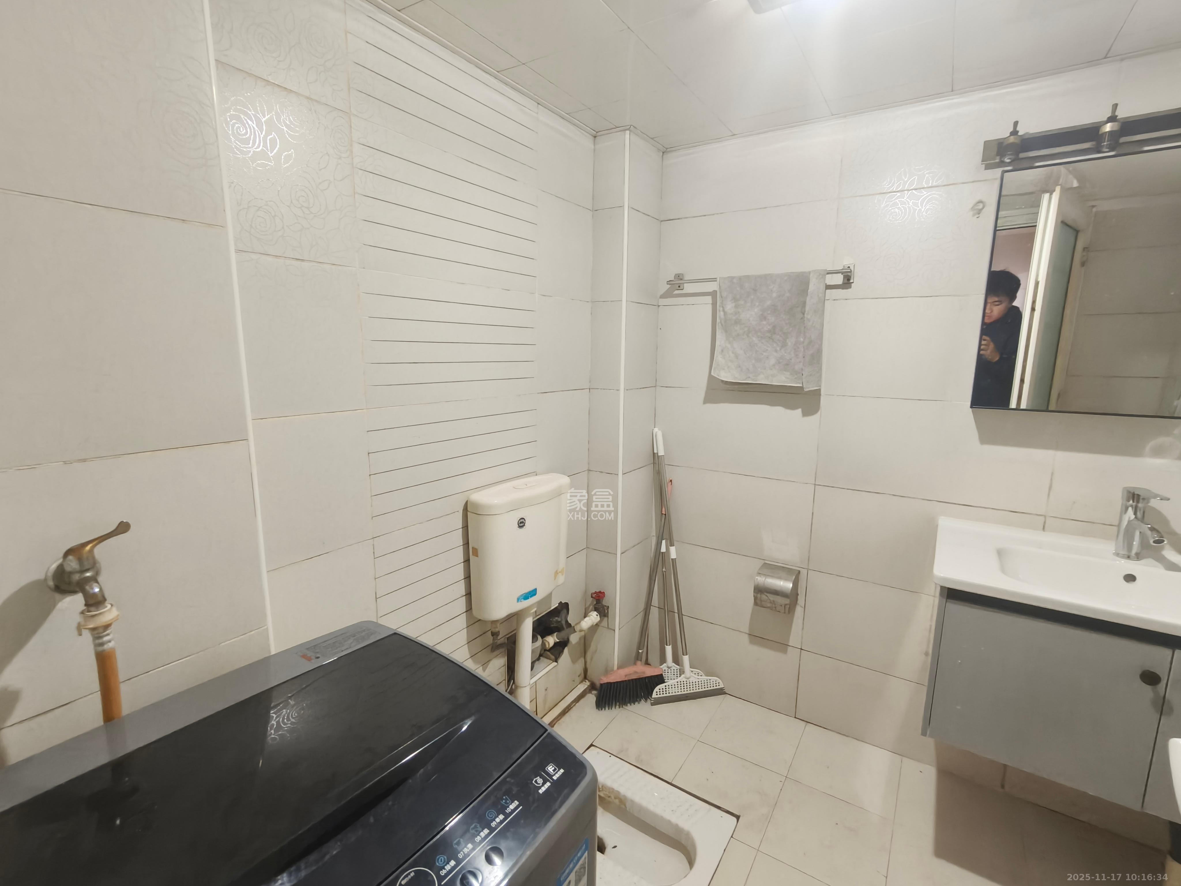 香颂国际  2室1厅1卫    1300.0元/月室内图