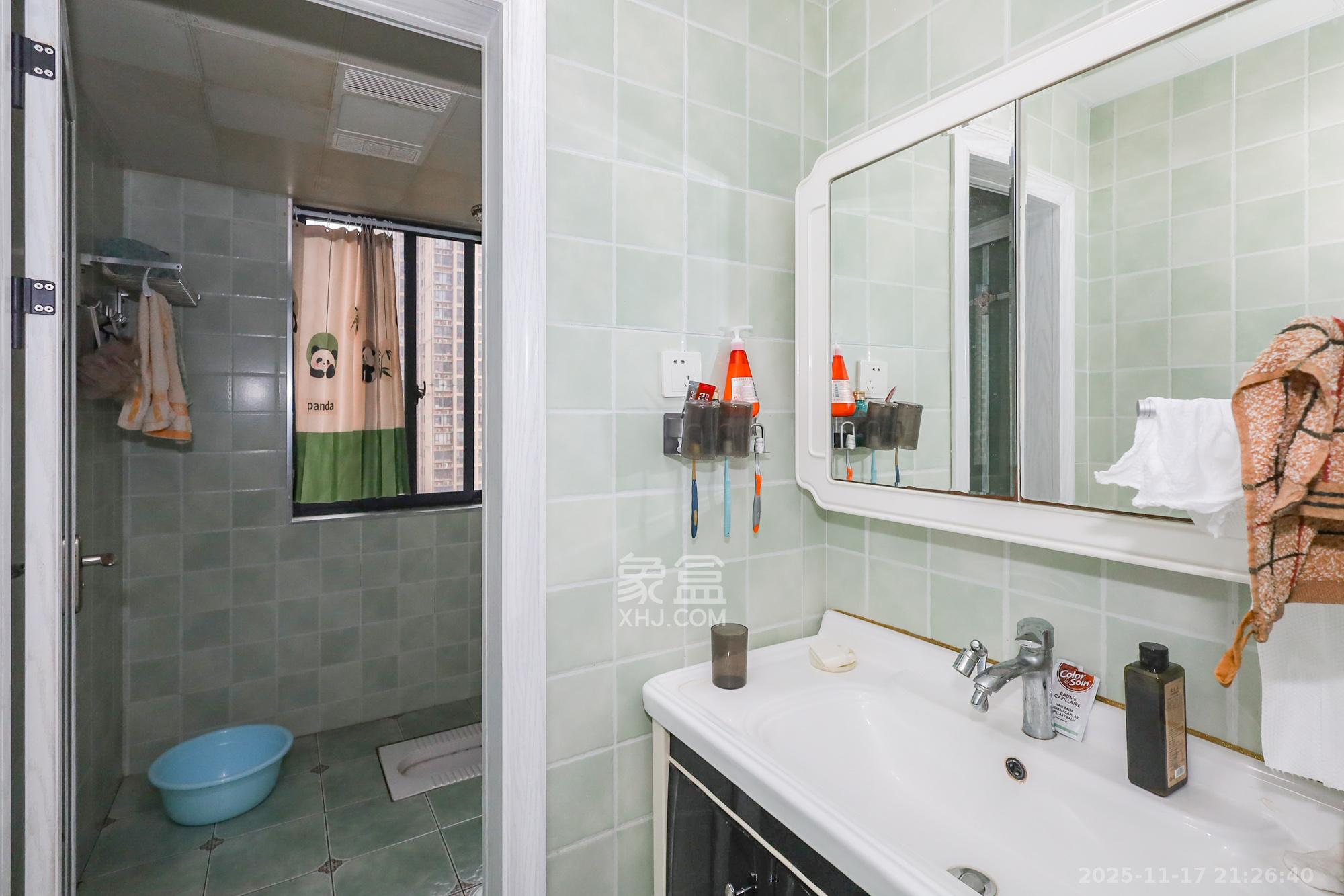 钰龙天下一期  3室2厅2卫    258.0万卫生间