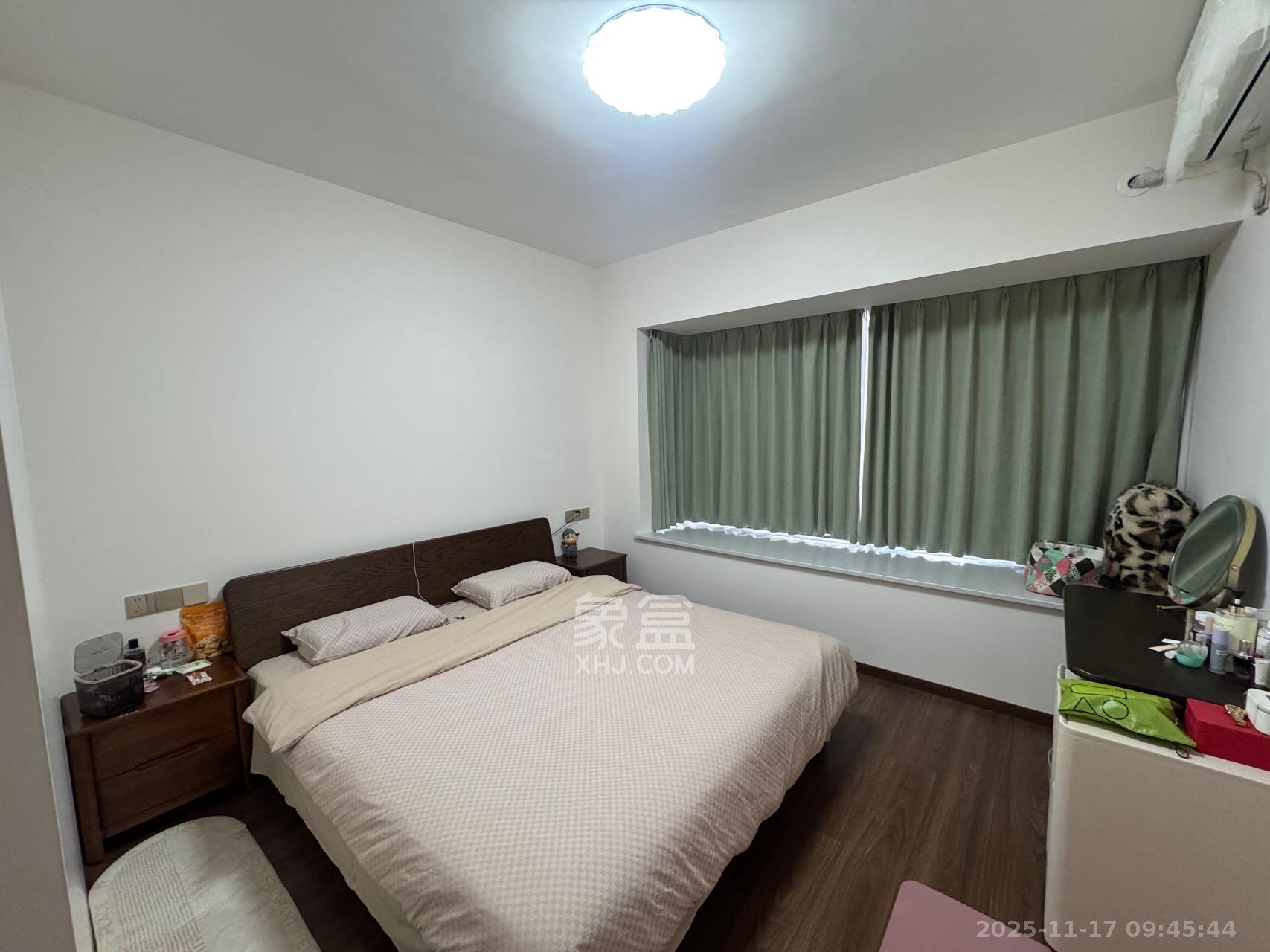 卓越伊景苑  3室2厅2卫    4000.0元/月室内图