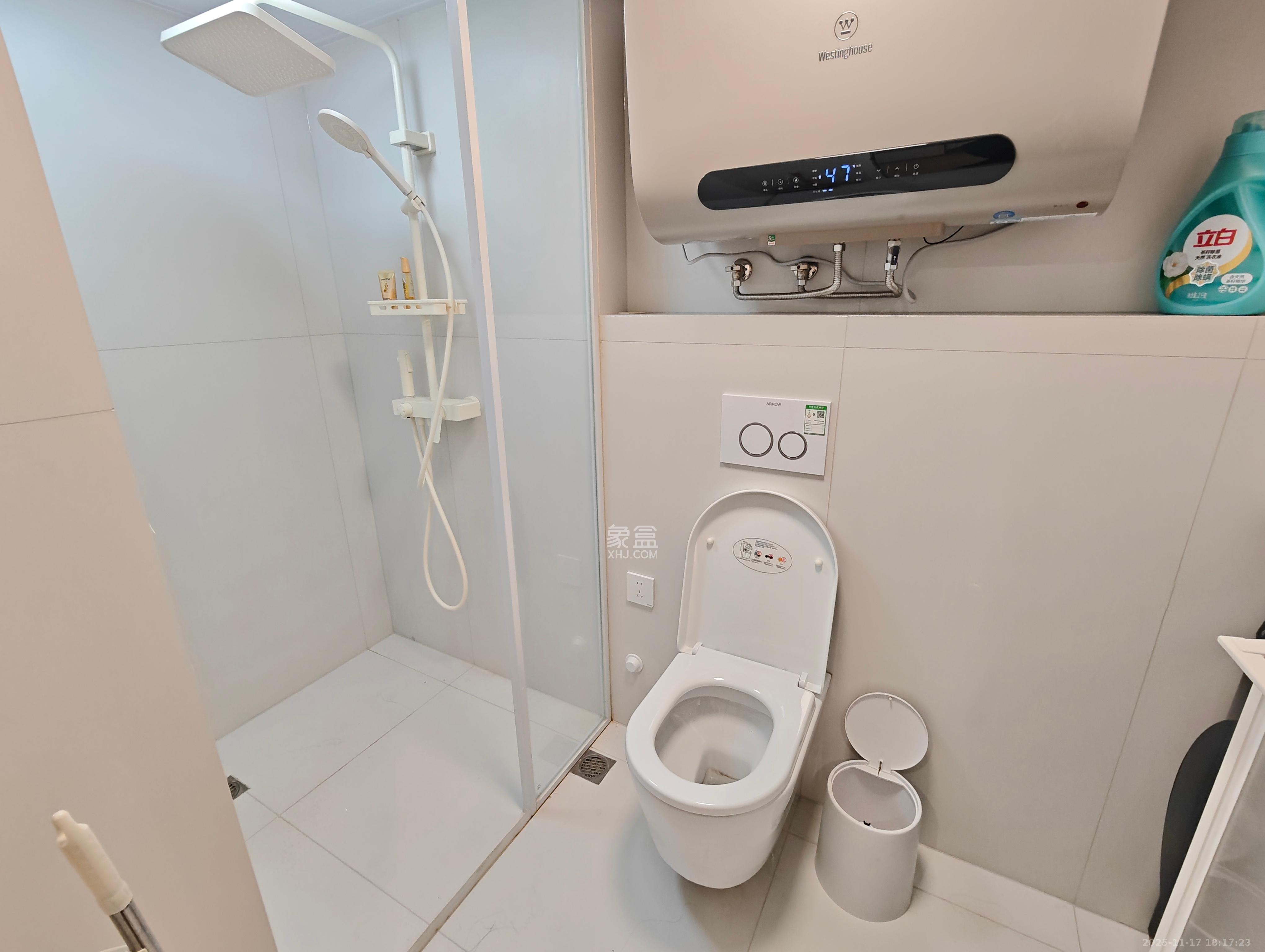 保利天禧EF区  2室2厅1卫    2800.0元/月室内图