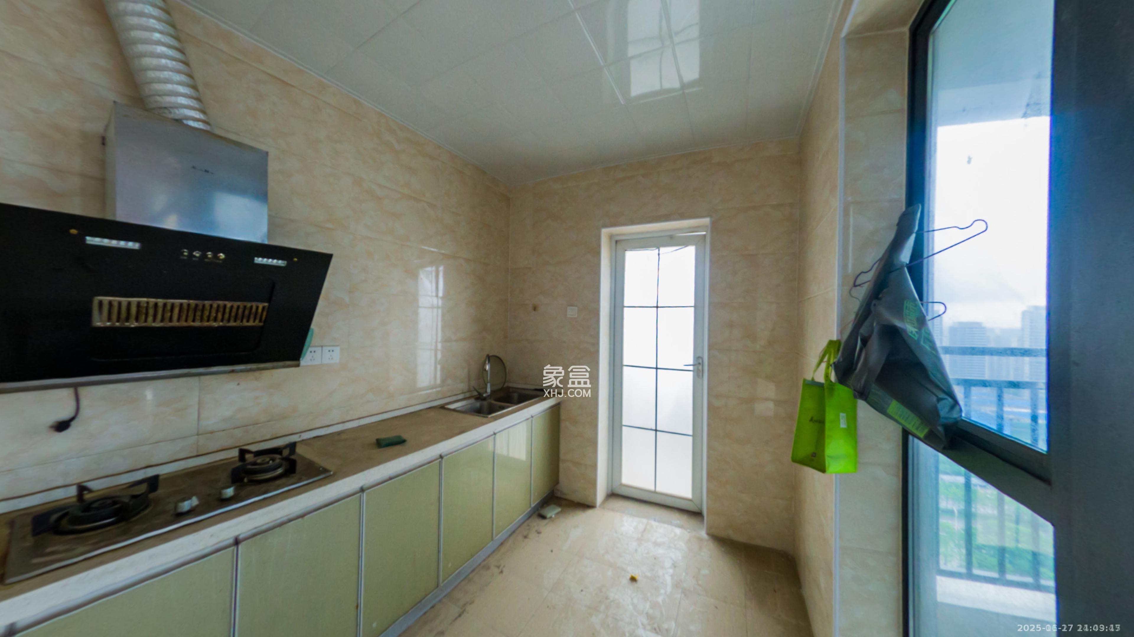 京武浪琴山一、二期 4室2厅2卫 4000.0元/月 京武浪琴山一、二期 4室2厅2卫 4000.0元/月室内图