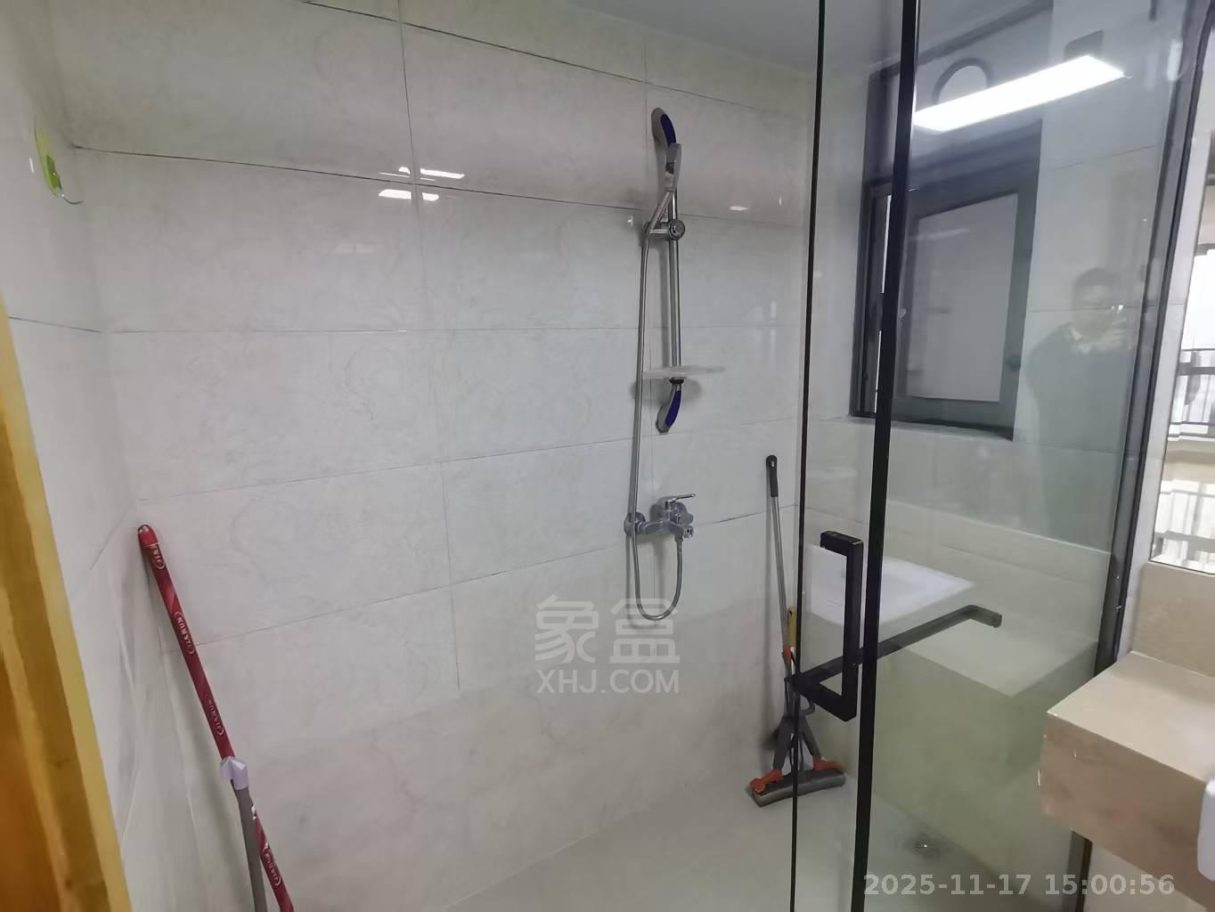 大汉希尔顿  3室2厅2卫    3500.0元/月室内图