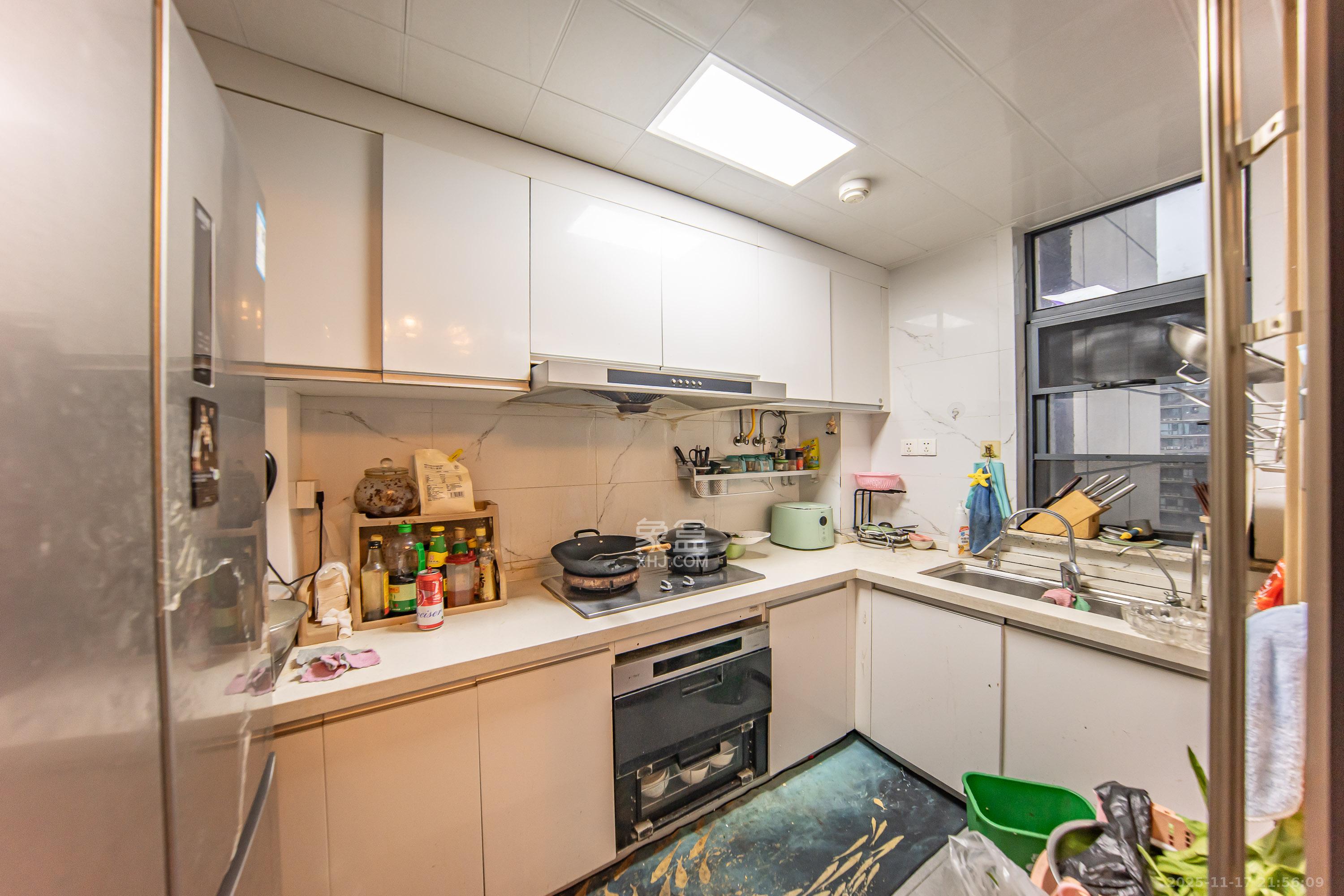 恒伟湘江时代  1室0厅0卫    158.0万厨房