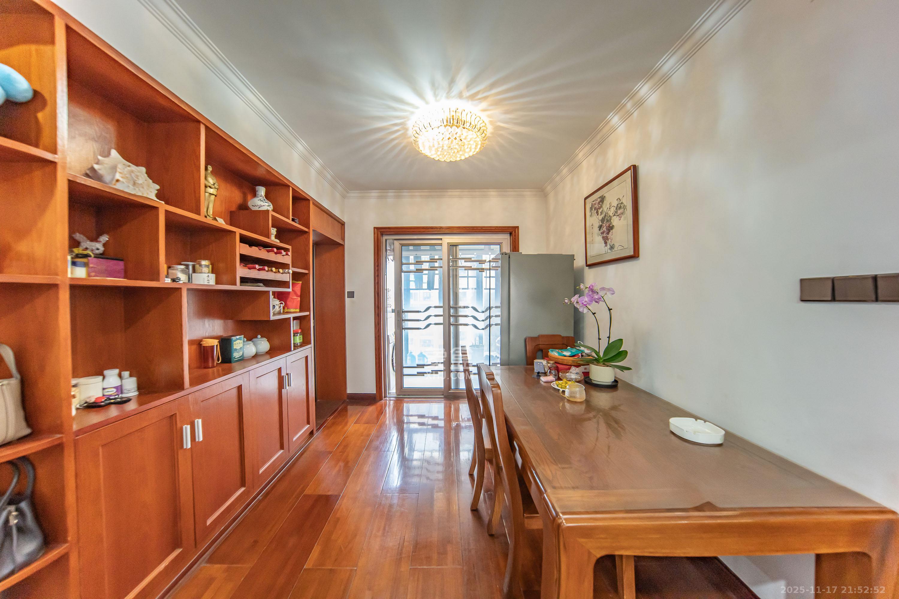 湘熙水郡（观澜海赋家园）  3室2厅2卫    129.0万客厅