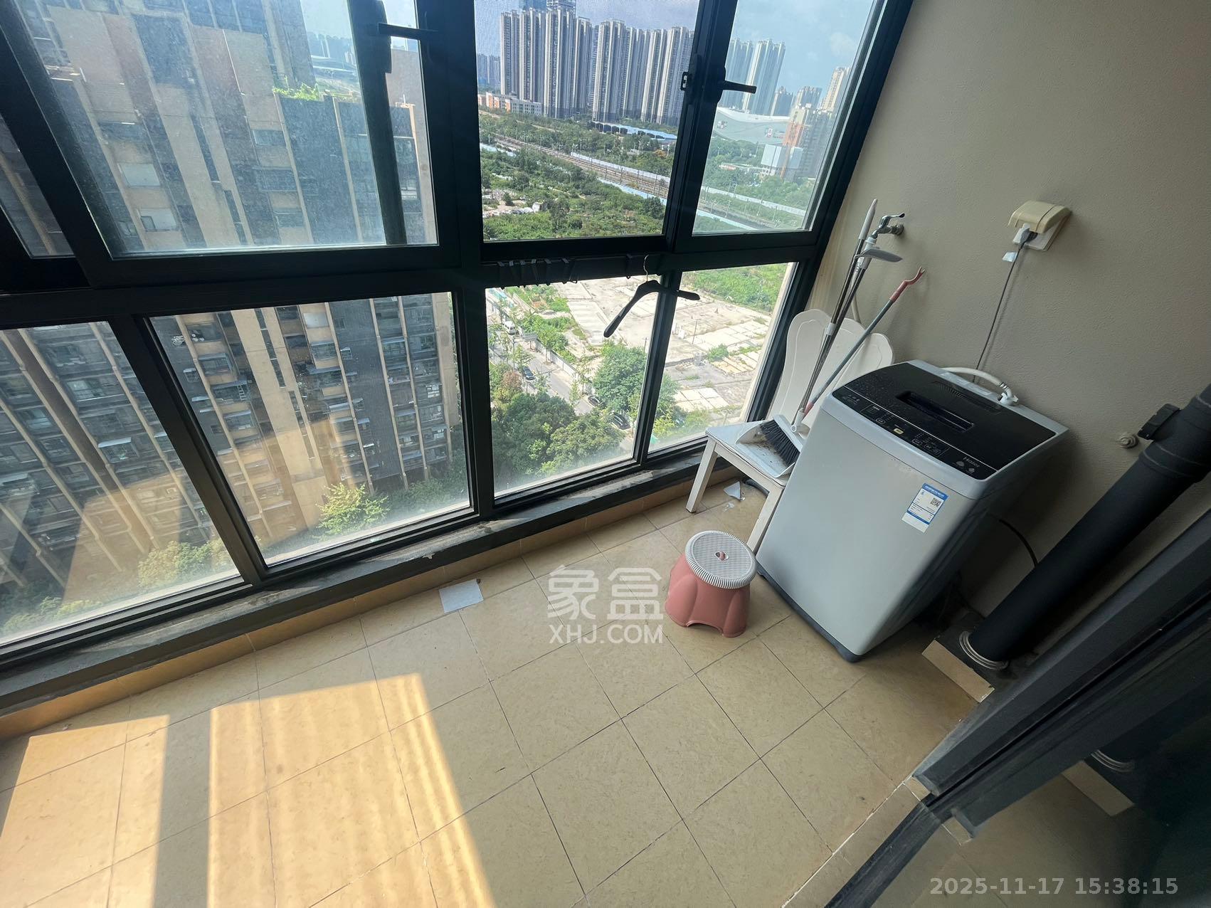 万科魅力之城 3室2厅2卫 2400.0元/月 万科魅力之城 3室2厅2卫 2400.0元/月室内图