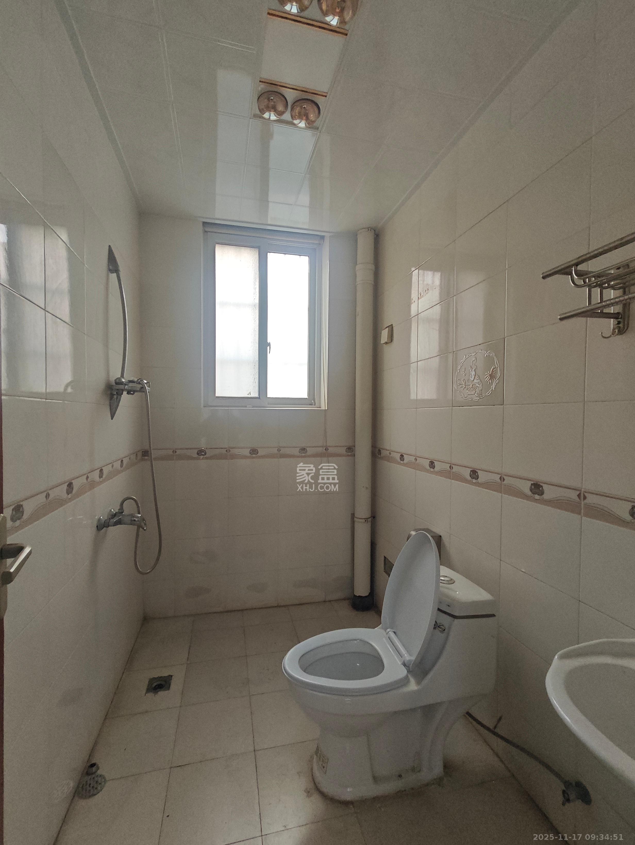 星城国际  3室2厅1卫    1200.0元/月室内图