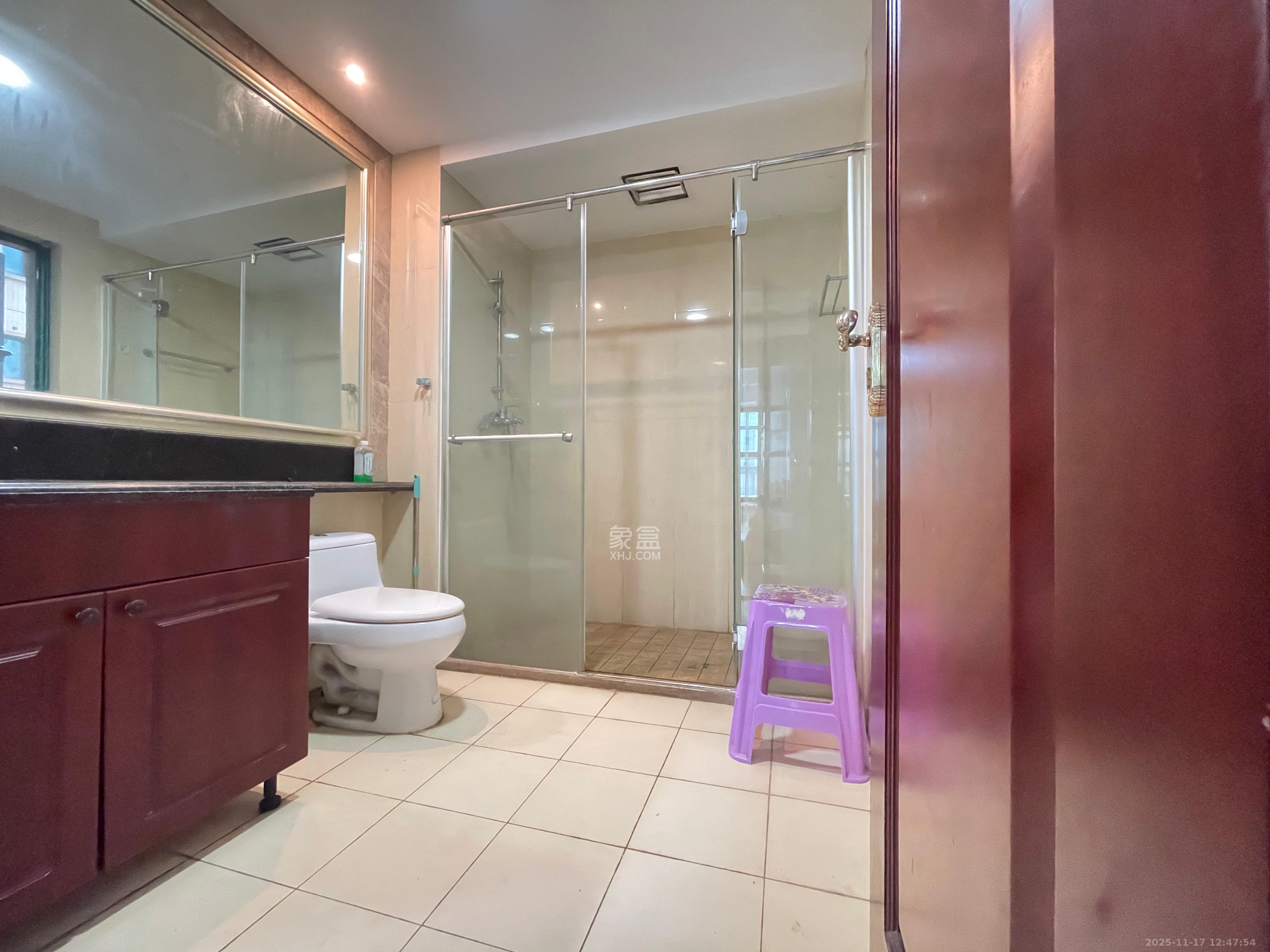 恒大名都  3室2厅2卫    1880.0元/月室内图