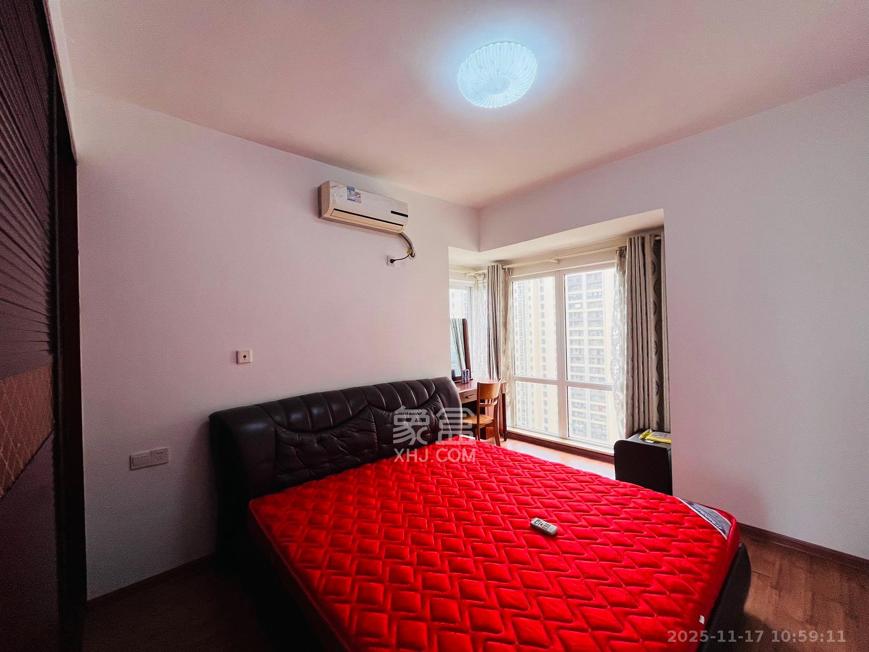 泊爱蓝湾  3室2厅1卫    2700.0元/月室内图