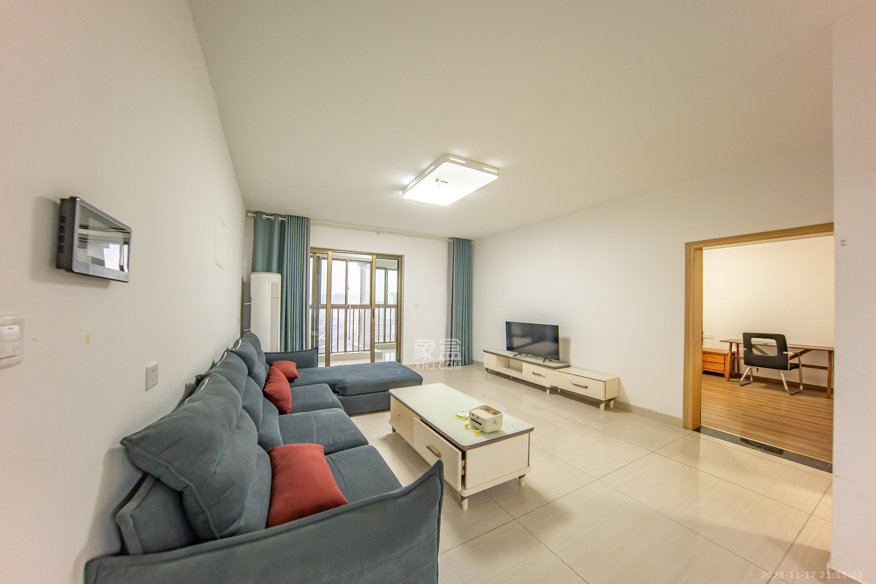 江山帝景雅典  4室2厅2卫    130.0万客厅