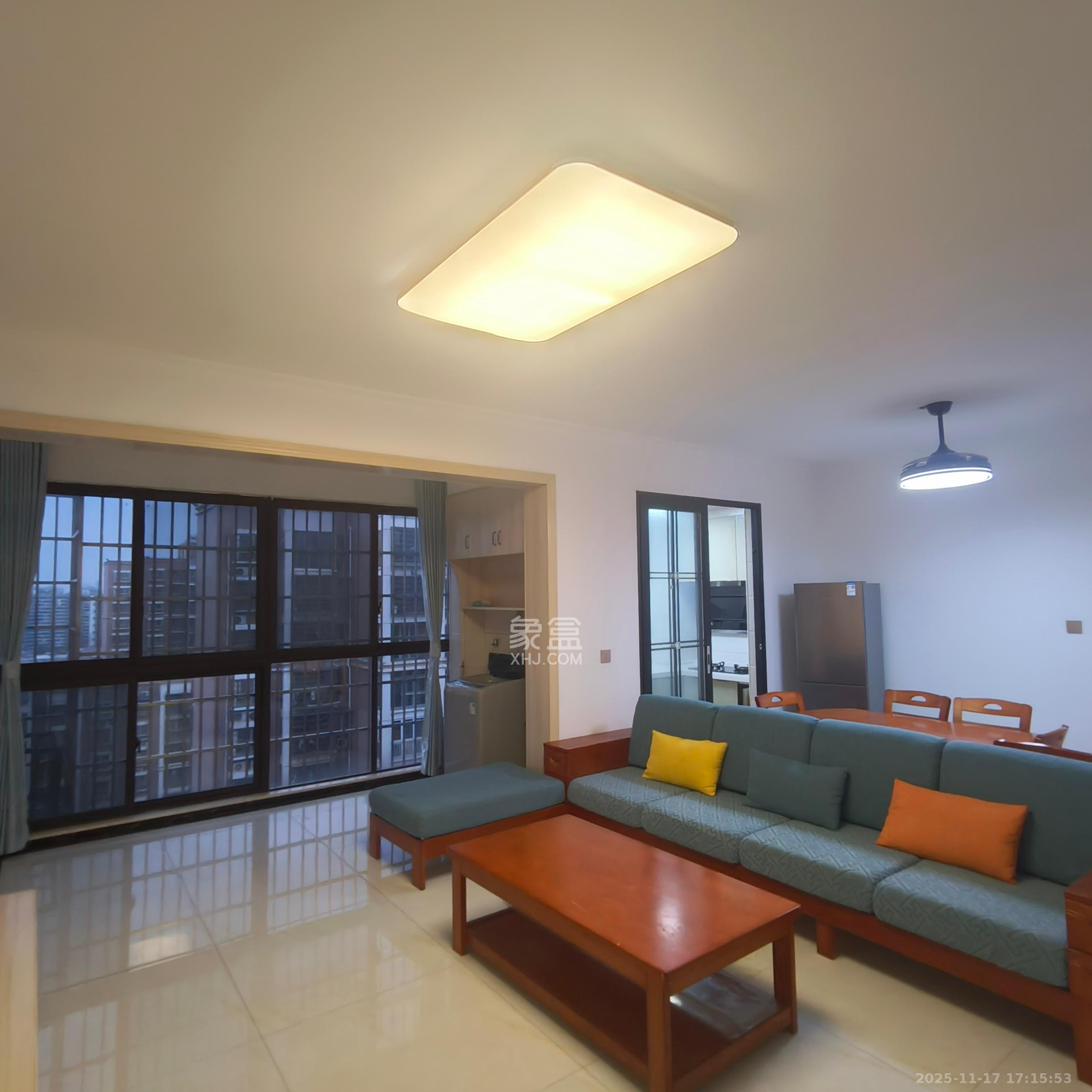 和润园一、二期  3室2厅1卫    2000.0元/月