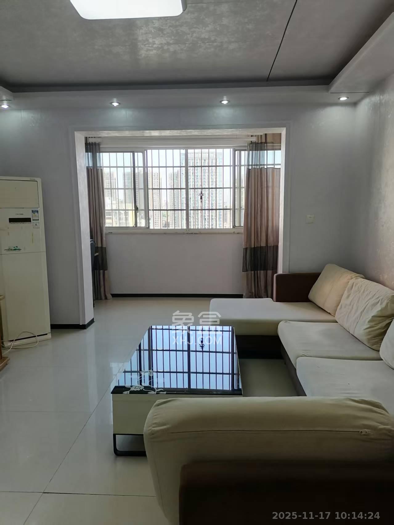 嘉盛华庭(一期、二期、三期) 3室2厅2卫 2500.0元/月 嘉盛华庭(一期、二期、三期) 3室2厅2卫 2500.0元/月室内图