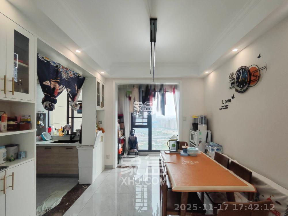 长房半岛蓝湾(观山月) 4室2厅2卫 3500.0元/月 长房半岛蓝湾(观山月) 4室2厅2卫 3500.0元/月室内图