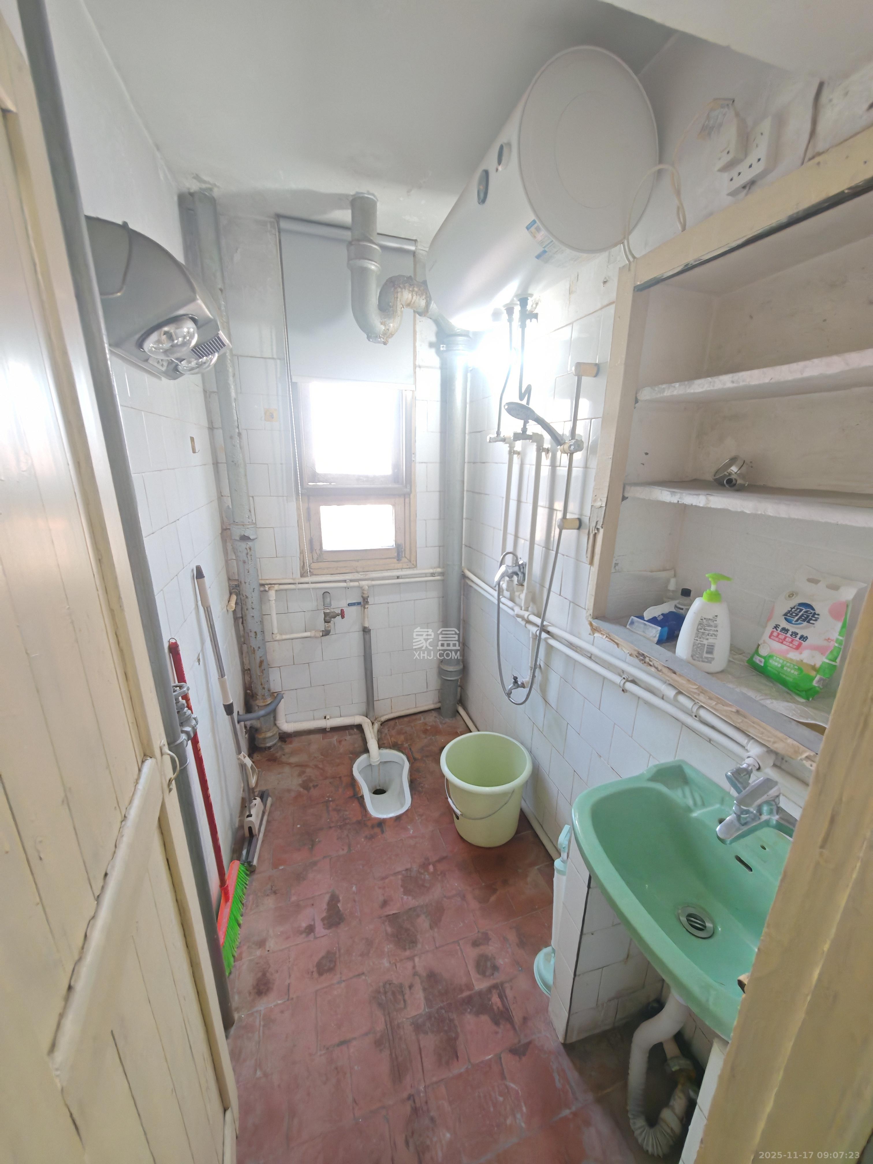 妙高峰79号（产权妙高峰18号001栋）  2室1厅1卫    1300.0元/月室内图