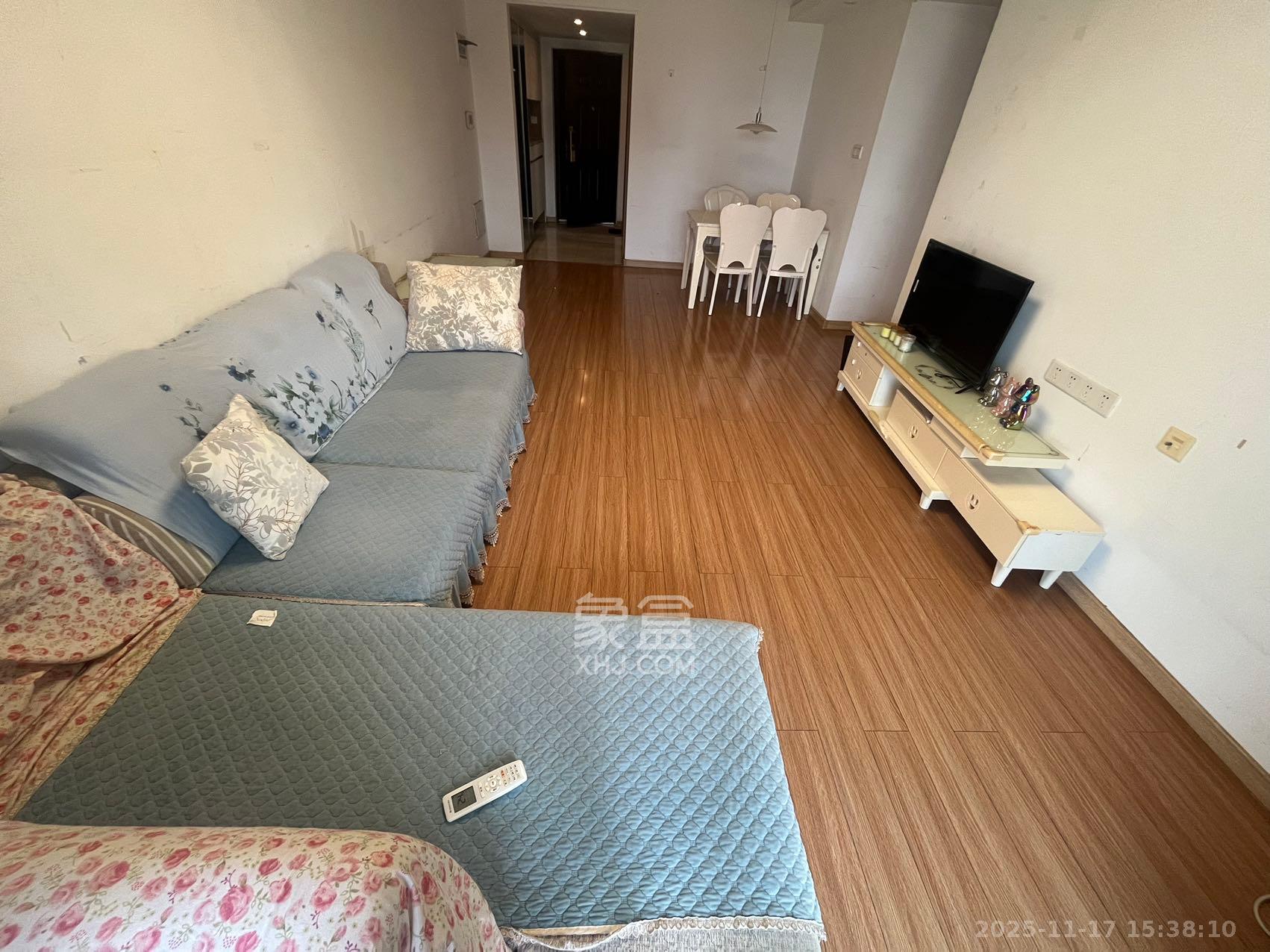 万科魅力之城  3室2厅2卫    2400.0元/月室内图