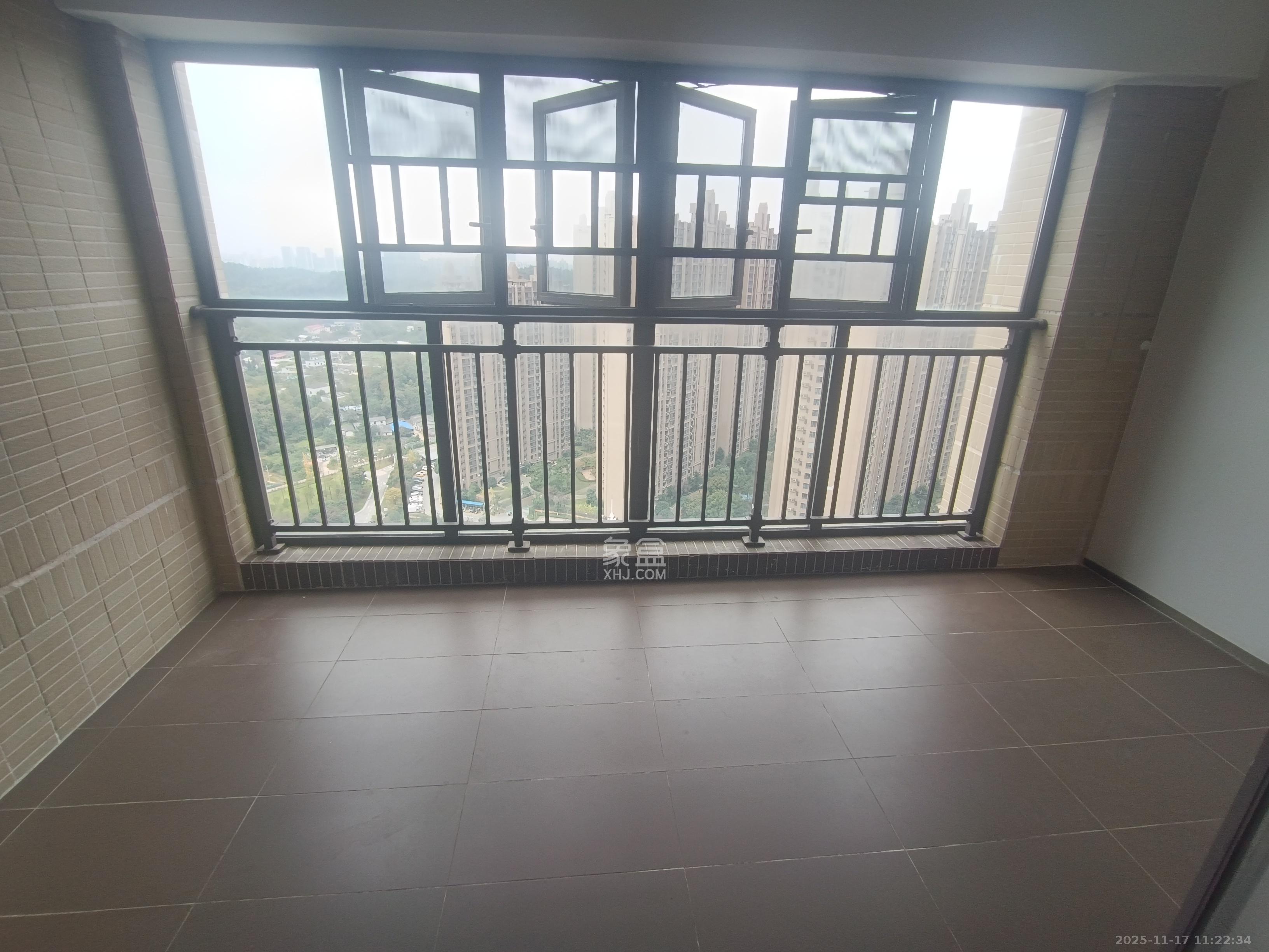 时代倾城二期  2室2厅1卫    1900.0元/月室内图