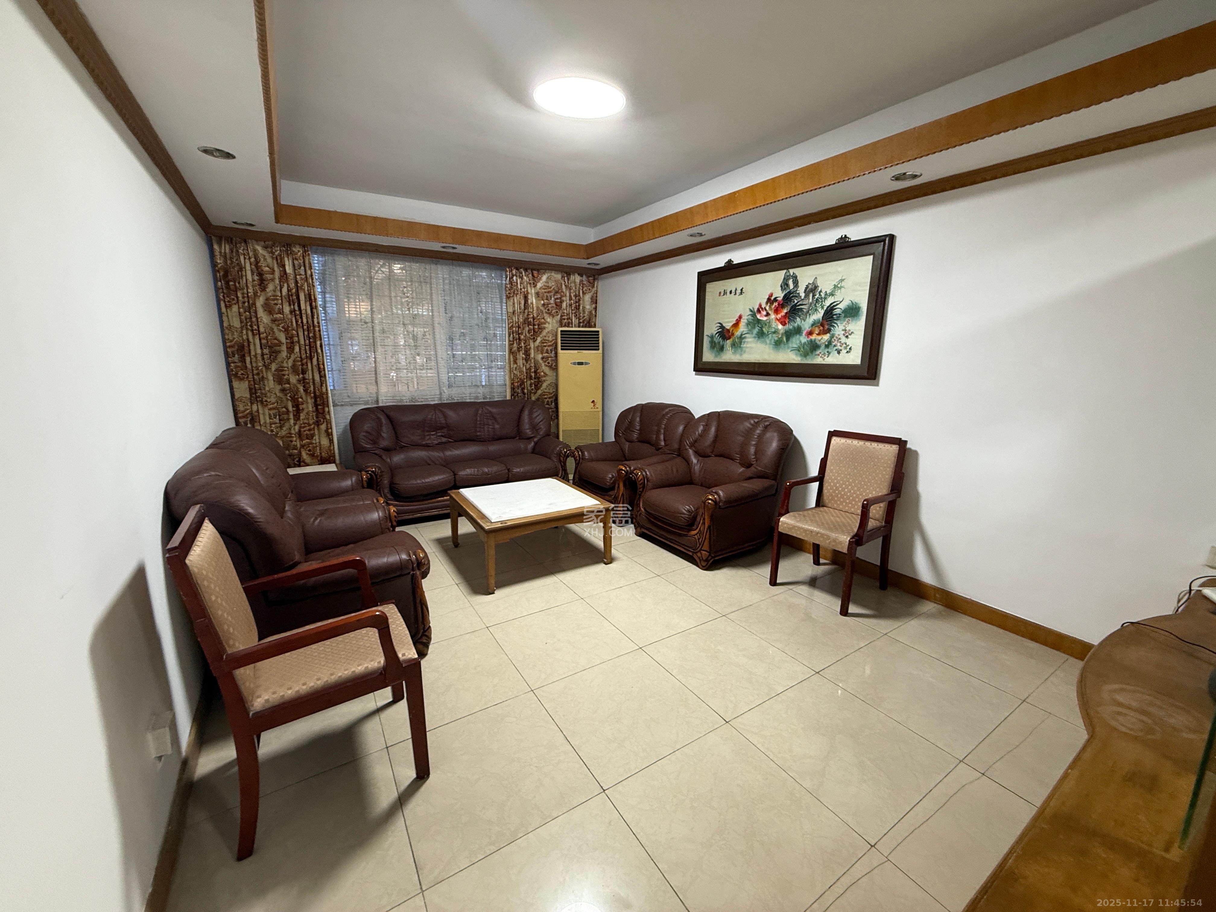 六堆子散盘  3室2厅2卫    2800.0元/月室内图