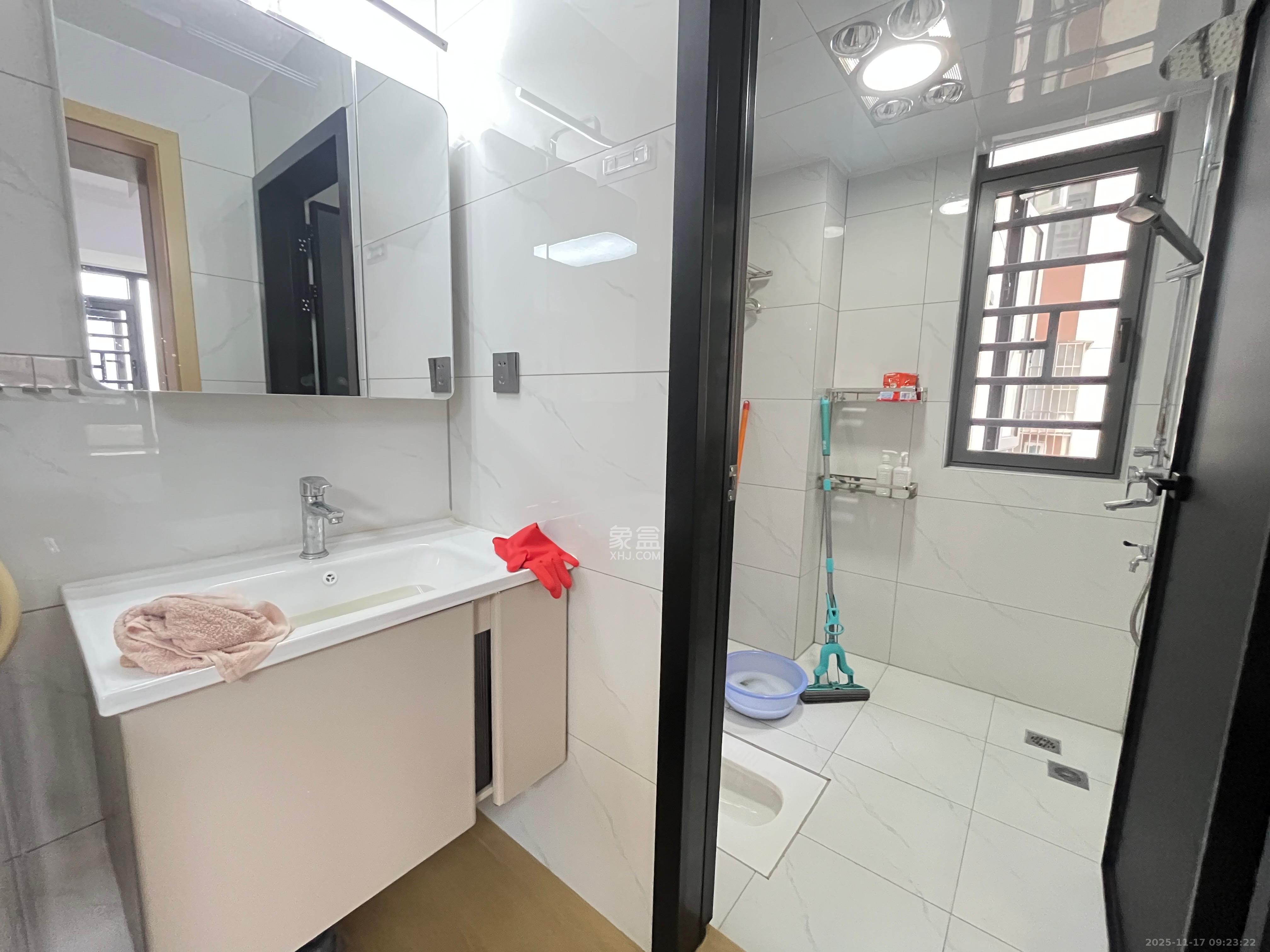 栖凤佳园 2室2厅1卫 2500.0元/月 栖凤佳园 2室2厅1卫 2500.0元/月室内图