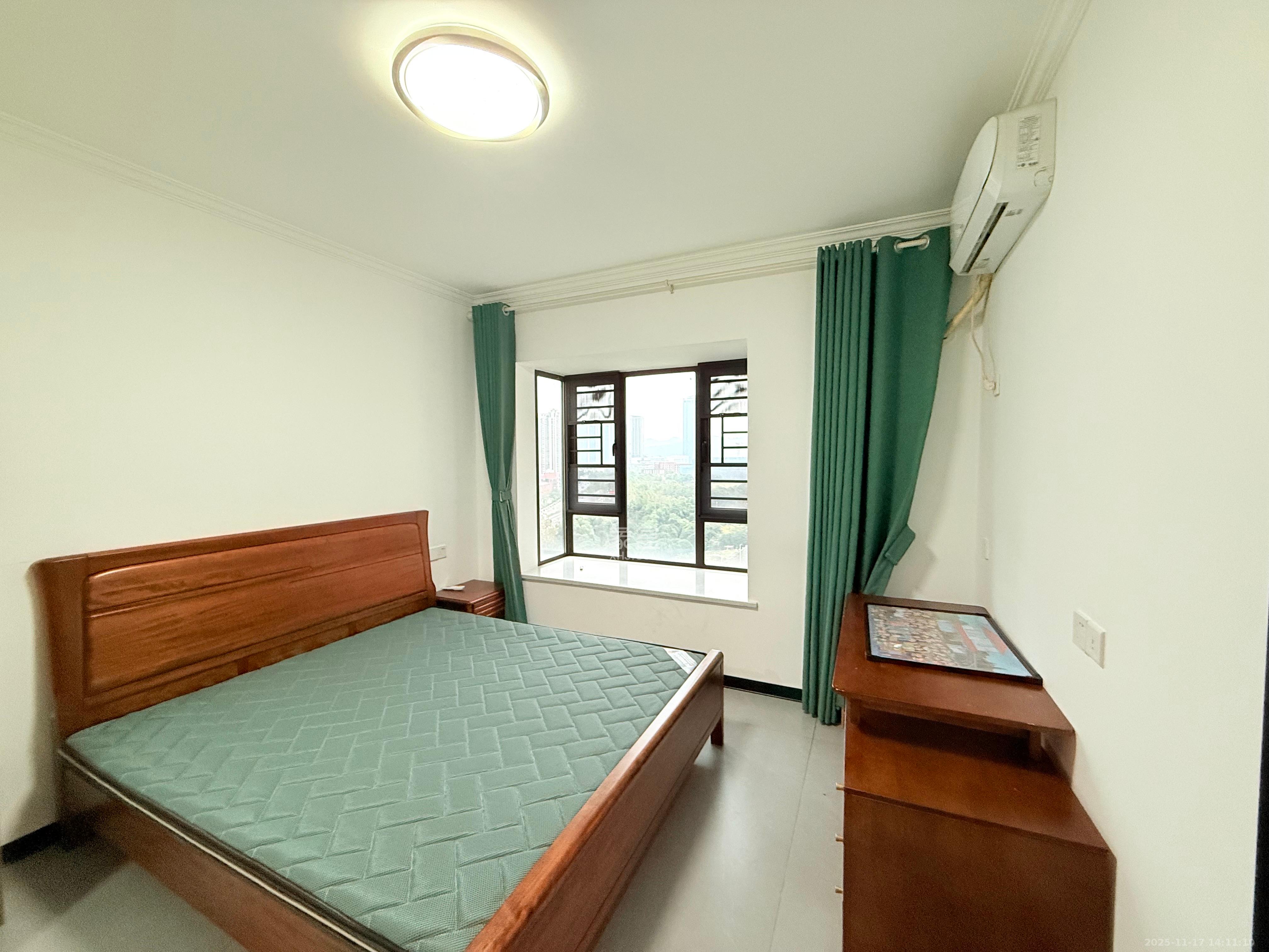 和润园三期  3室2厅2卫    2800.0元/月室内图