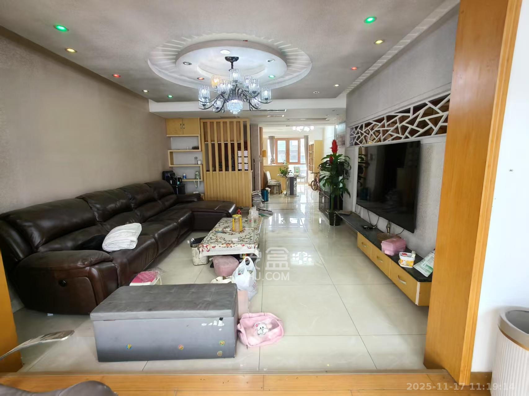 凯乐湘园  4室2厅2卫    3500.0元/月室内图