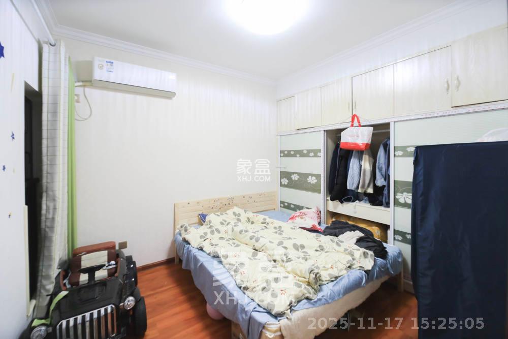 翡翠云天  2室2厅1卫    1800.0元/月室内图