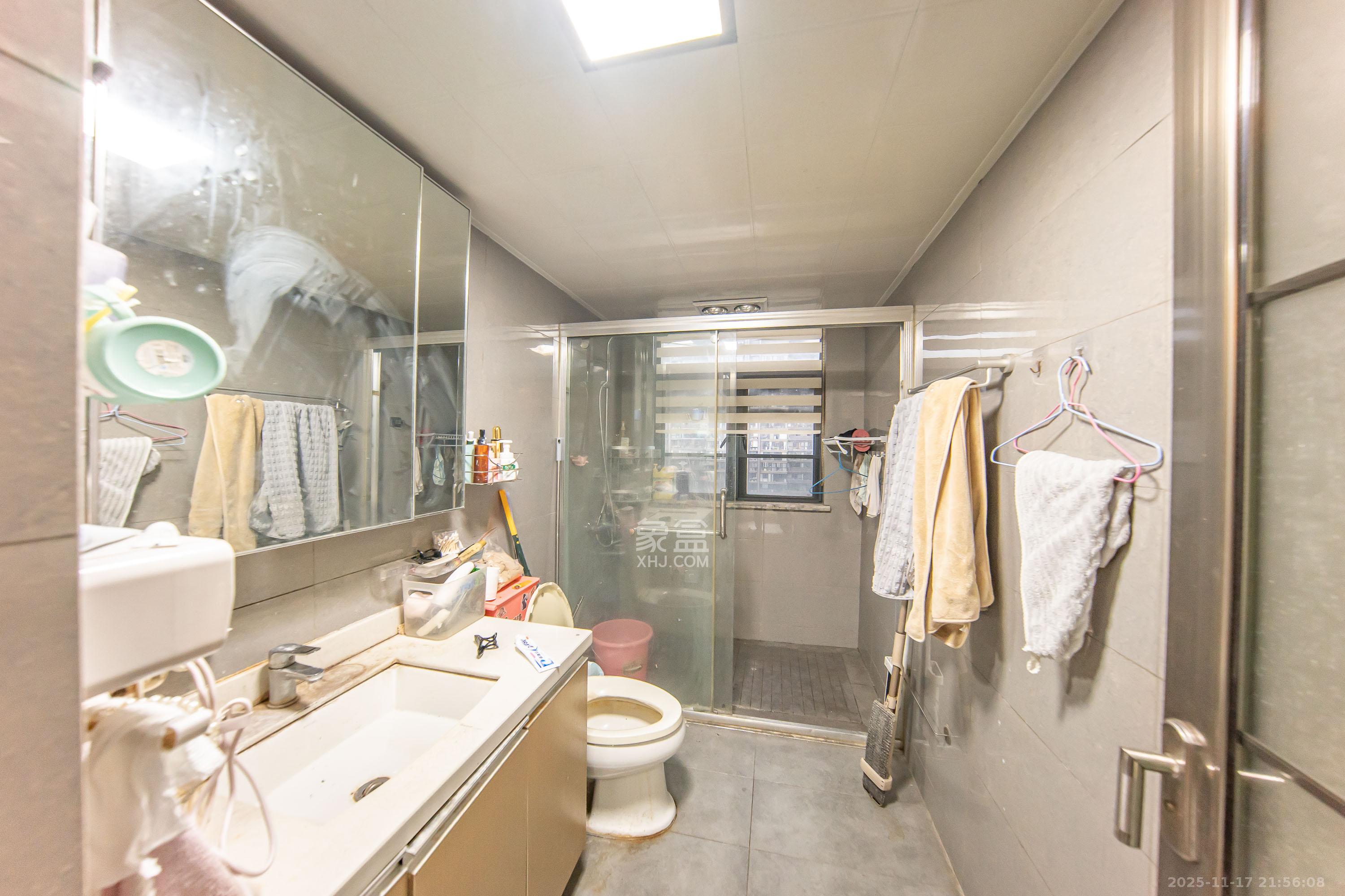 恒伟湘江时代  1室0厅0卫    158.0万卫生间