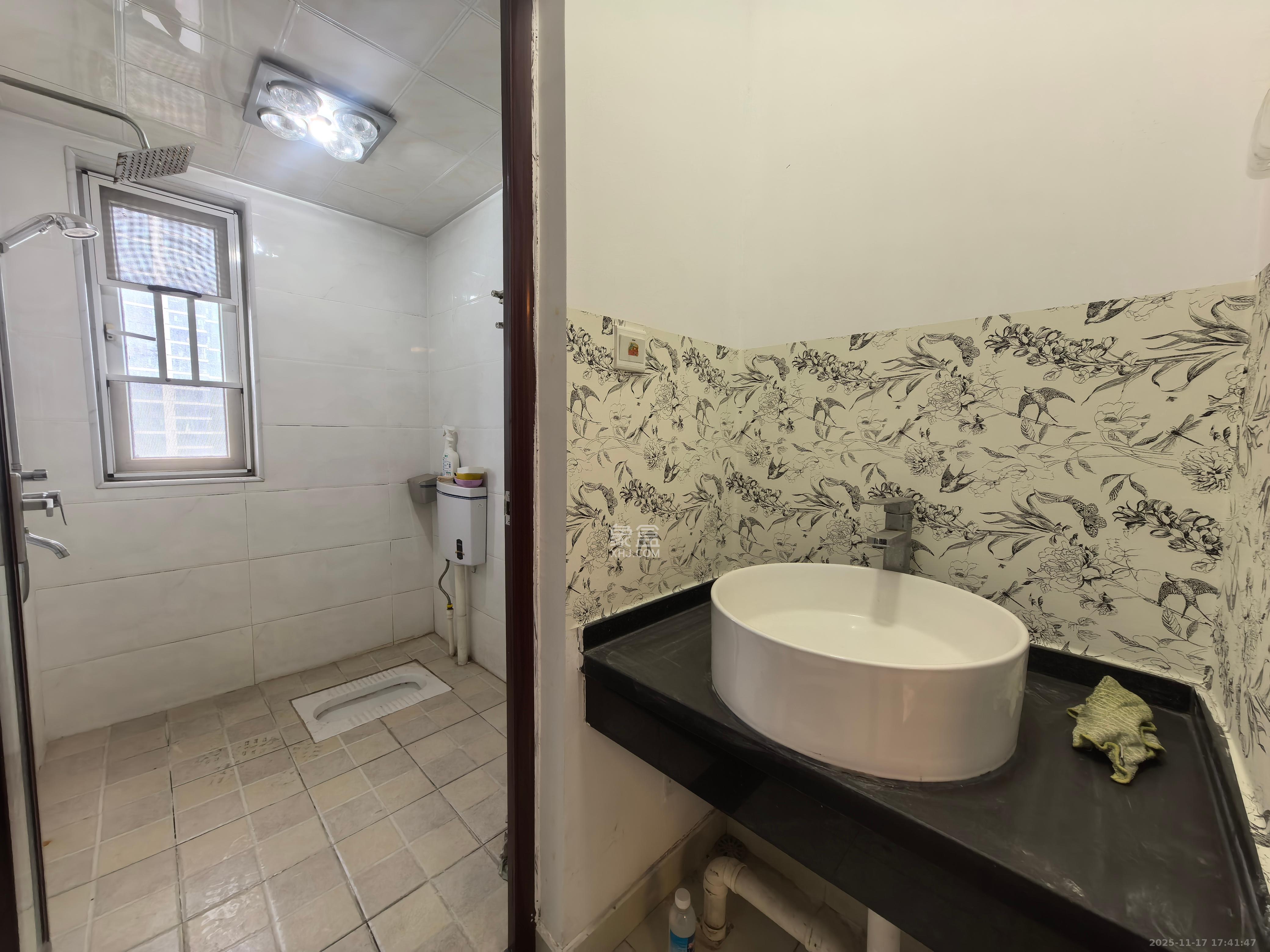 荣盛花语城  3室2厅2卫    2000.0元/月室内图