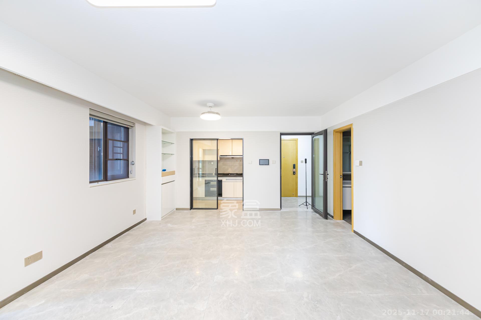 时代倾城四期  3室2厅2卫    78.0万客厅