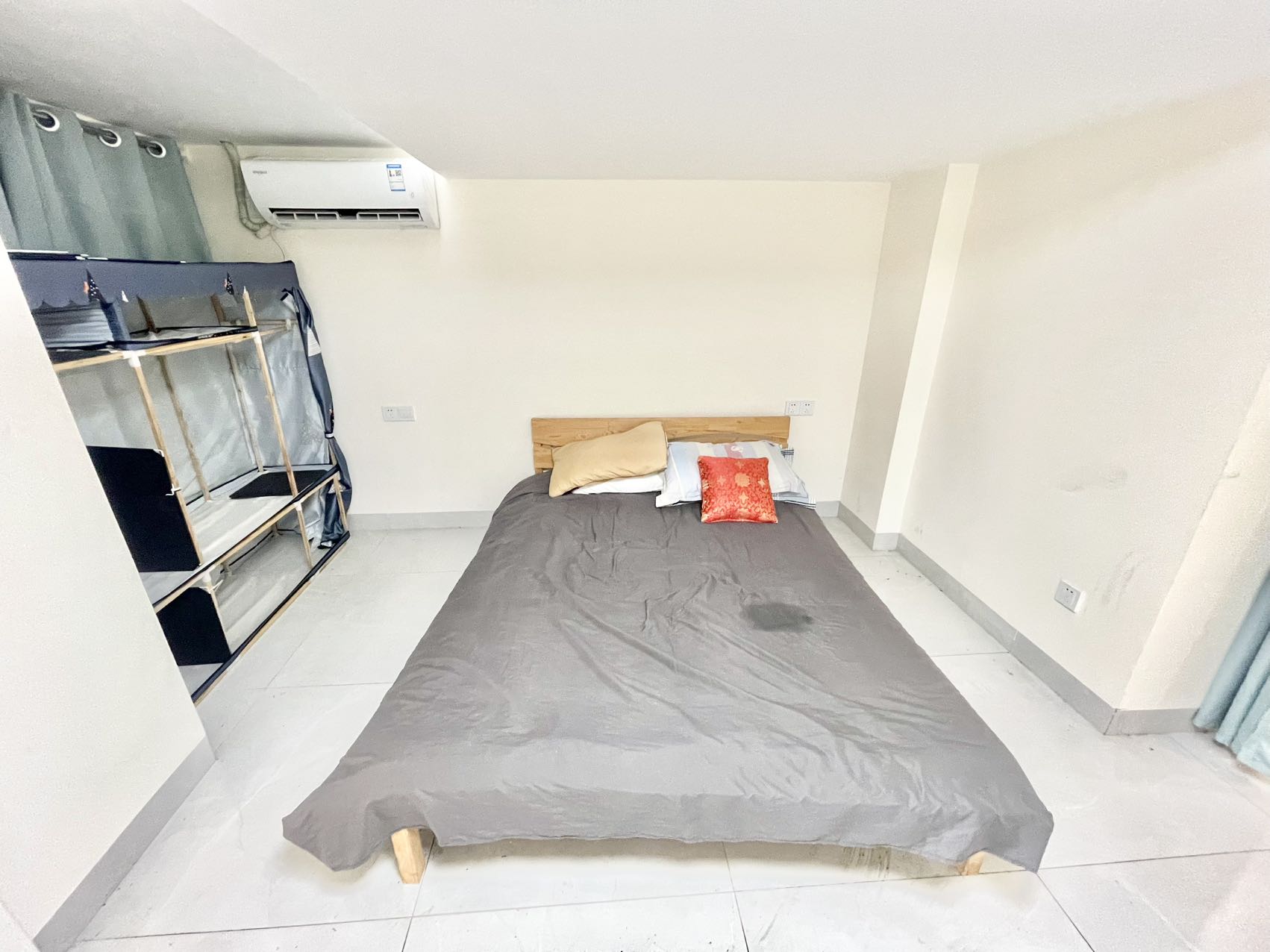 万达广场骏豪仕家(万达公馆) 2室2厅2卫 2200.0元/月 万达广场骏豪仕家(万达公馆) 2室2厅2卫 2200.0元/月室内图