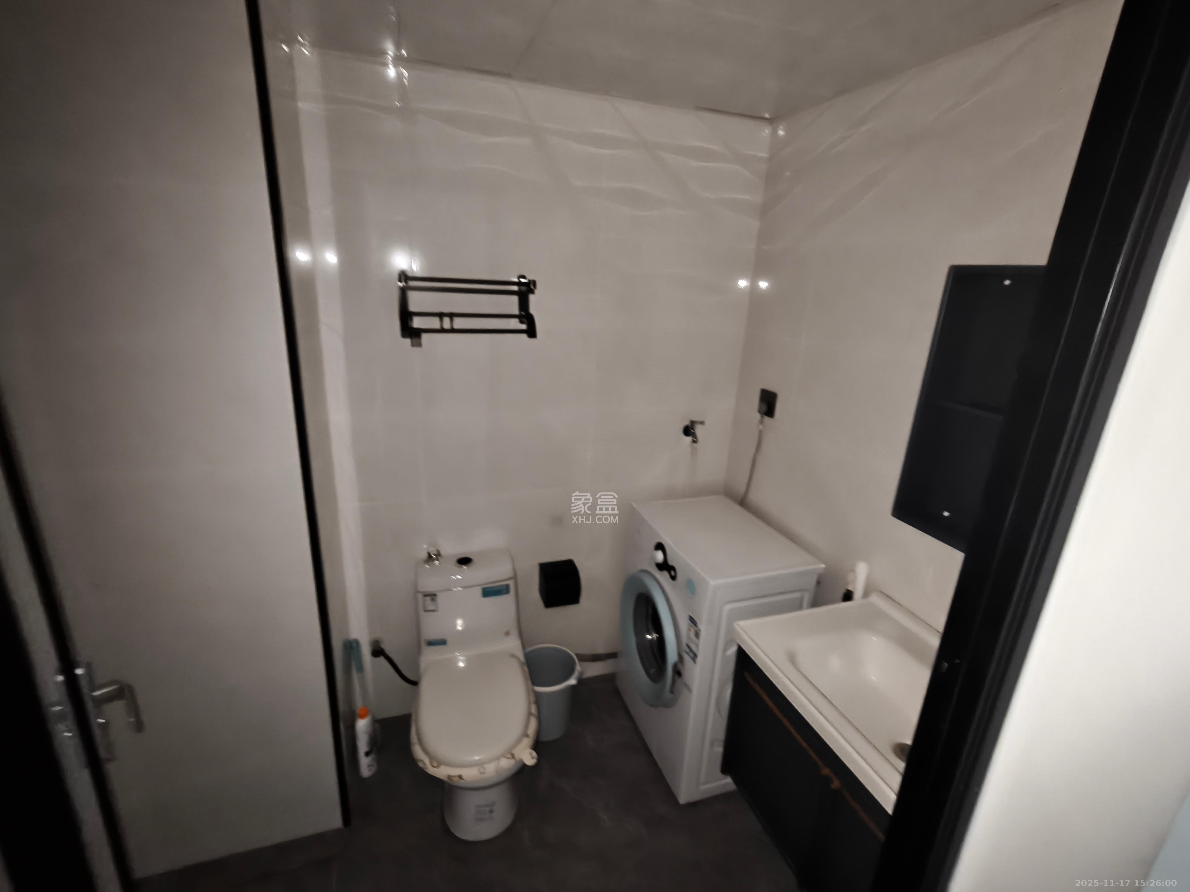 金科时代中心 1室1厅1卫 1300.0元/月 金科时代中心 1室1厅1卫 1300.0元/月室内图