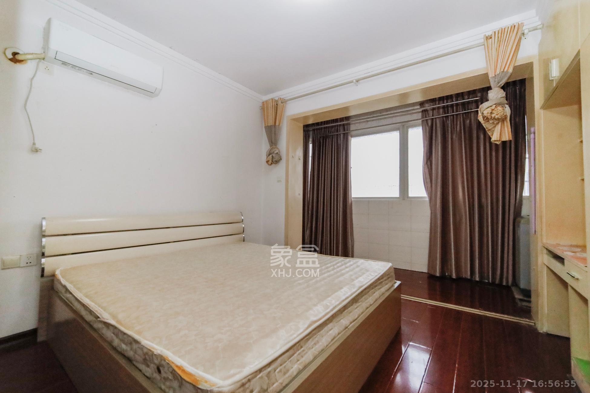 星语林名园  1室1厅1卫    26.8万卧室