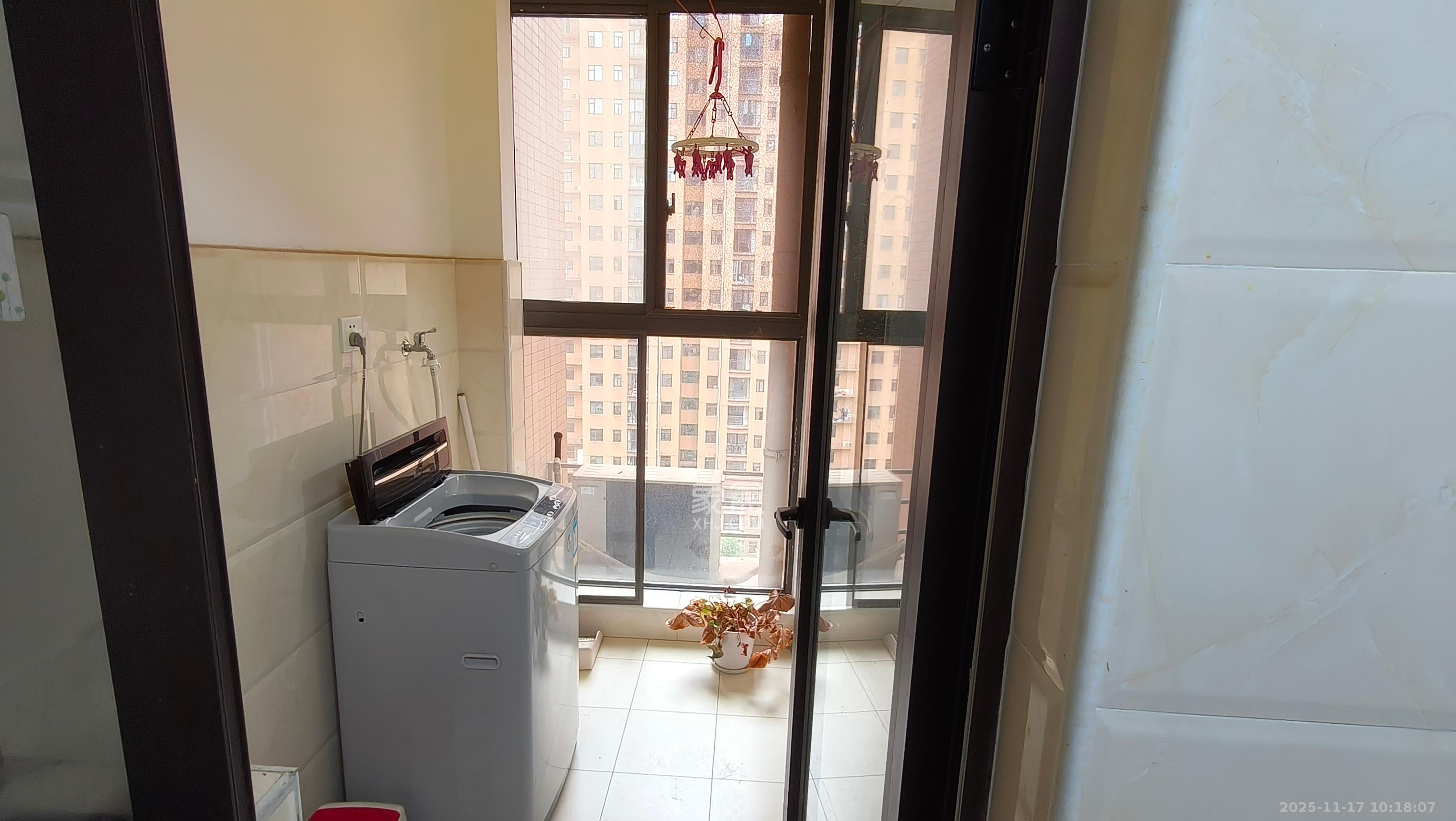 德润小区(丰升德润小区) 2室2厅1卫 2300.0元/月 德润小区(丰升德润小区) 2室2厅1卫 2300.0元/月室内图