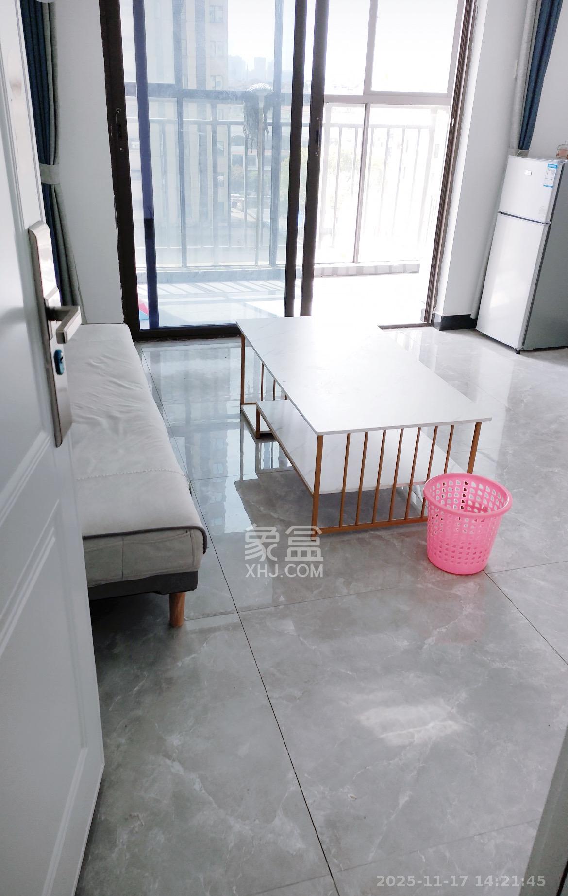 华润置地广场二期 1室1厅1卫 1200.0元/月 华润置地广场二期 1室1厅1卫 1200.0元/月室内图