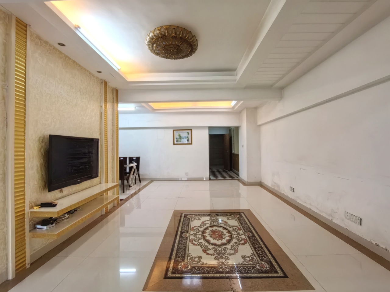 名门广场北区（二期）  3室2厅1卫    126.0万客厅