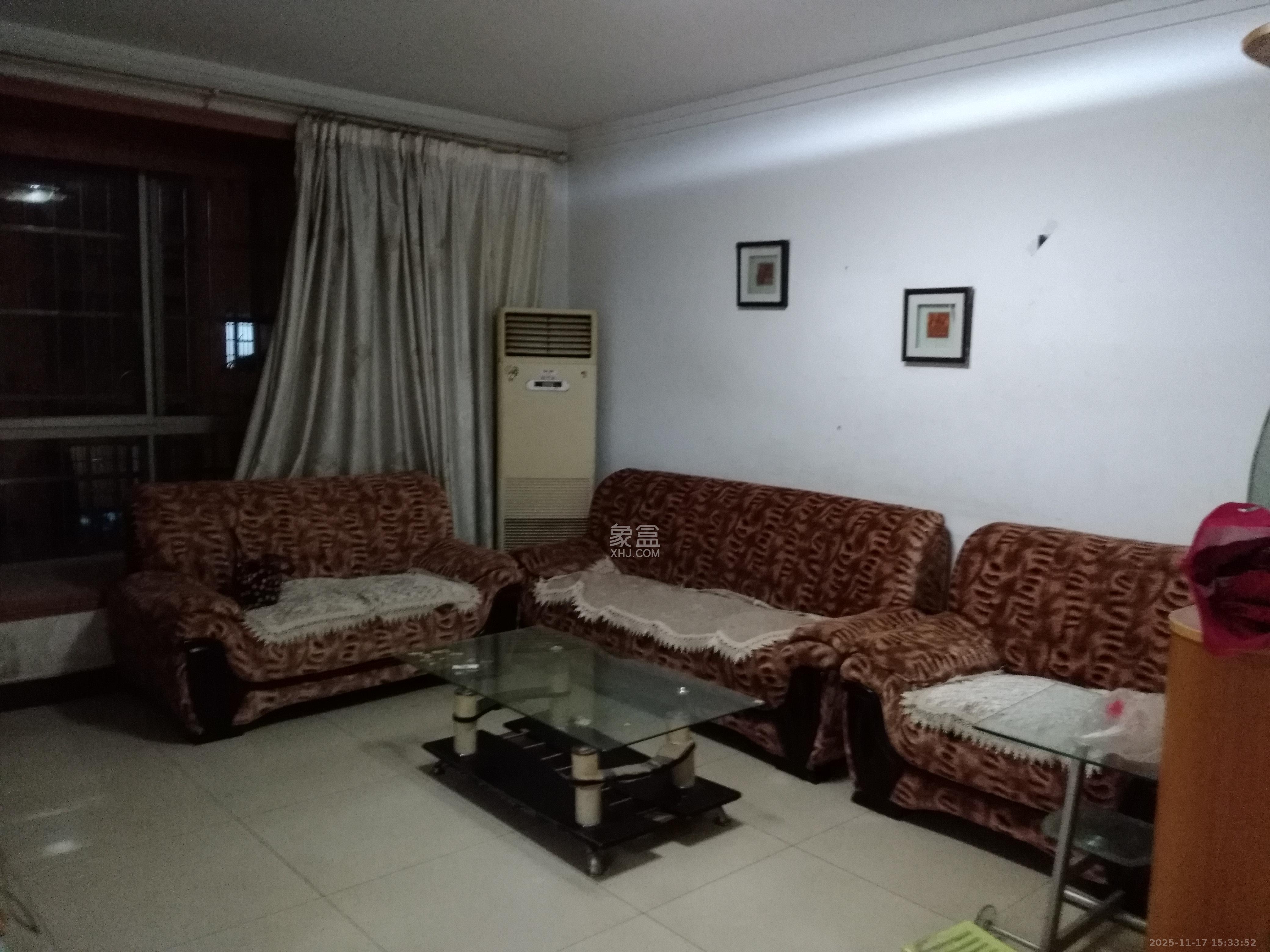 新星小区  2室2厅1卫    1300.0元/月室内图